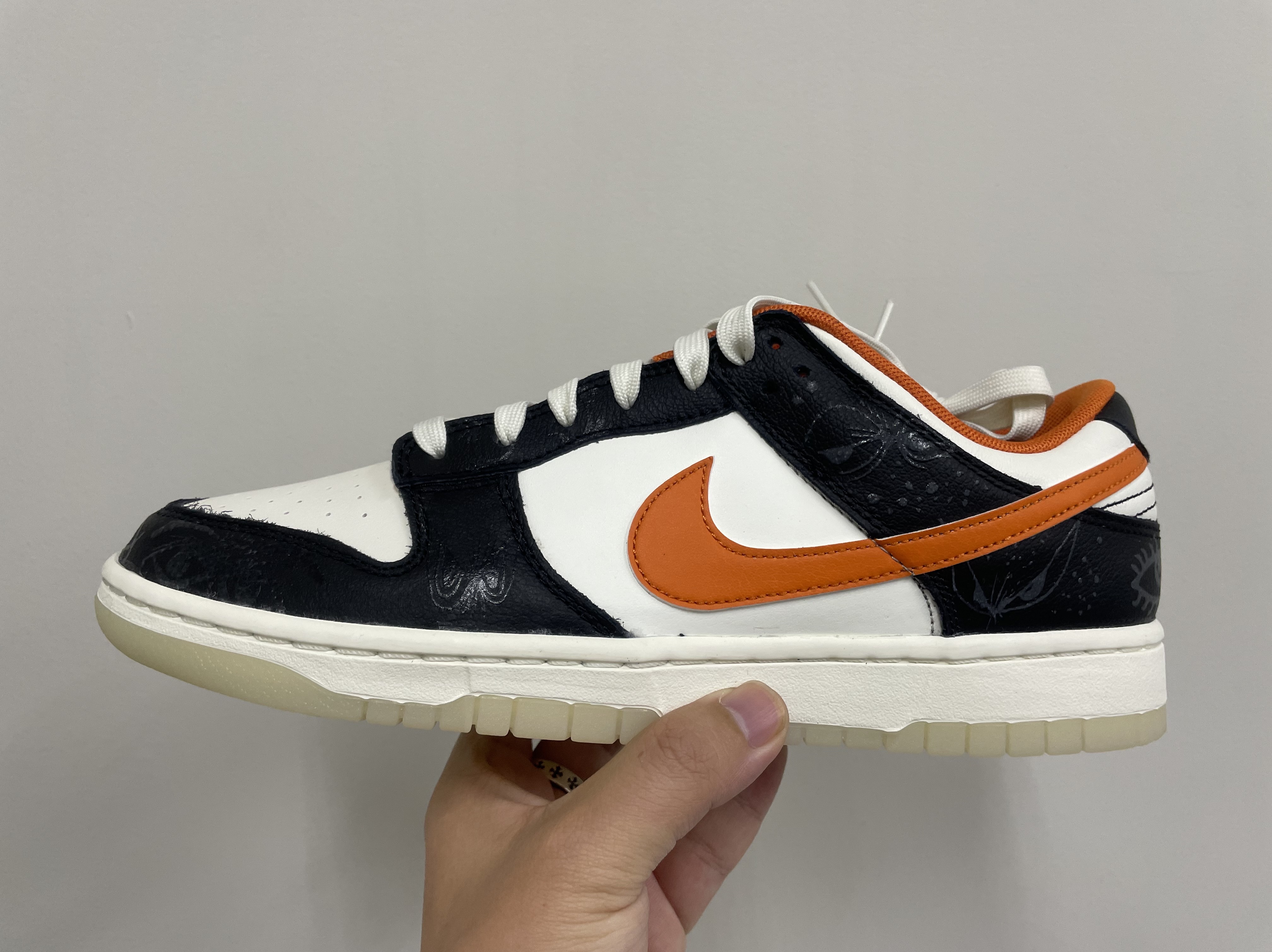 Nike Dunk Low Retro PRM Halloween 착용 스타일