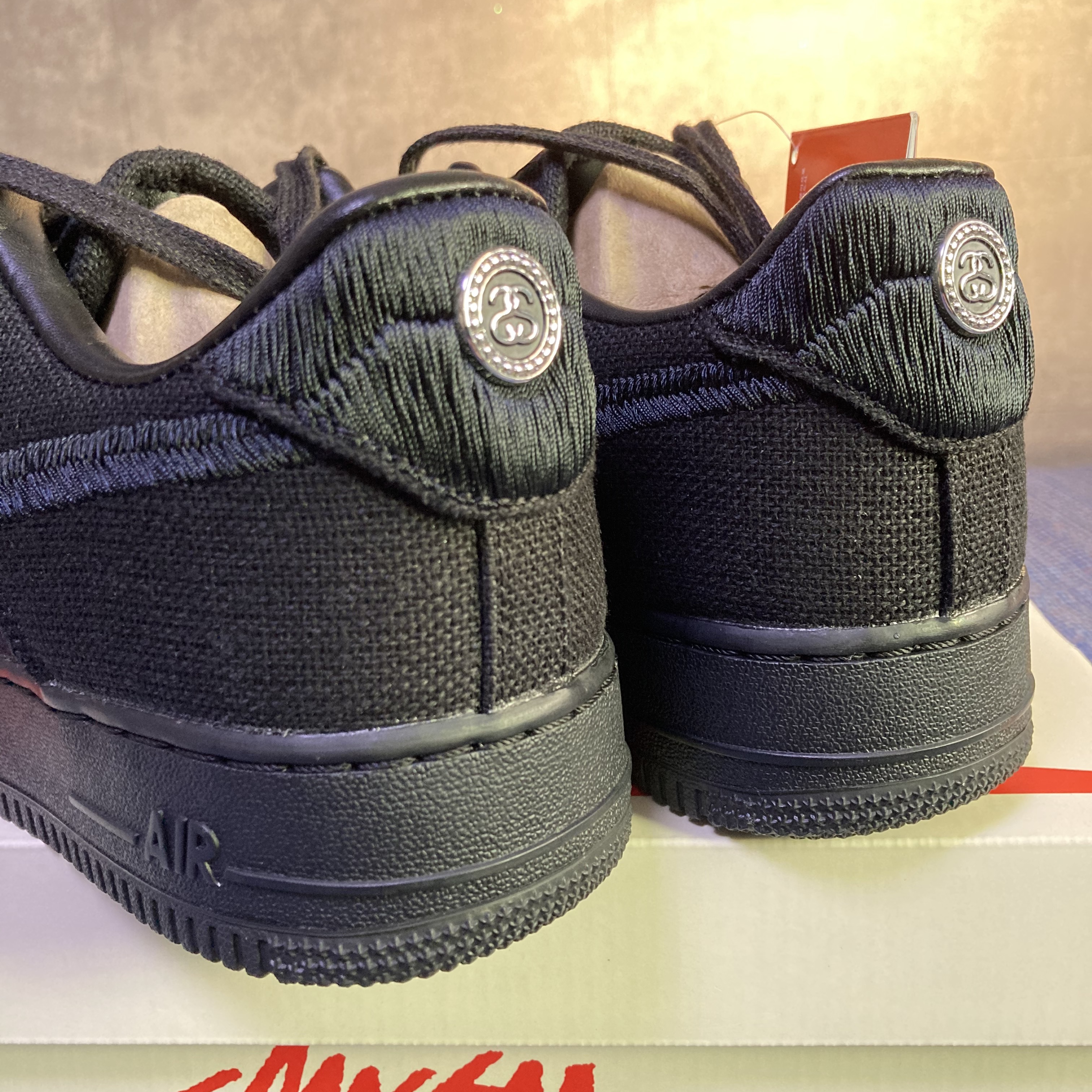 Nike x Stussy Air Force 1 Low Triple Black 착용 스타일 - 4
