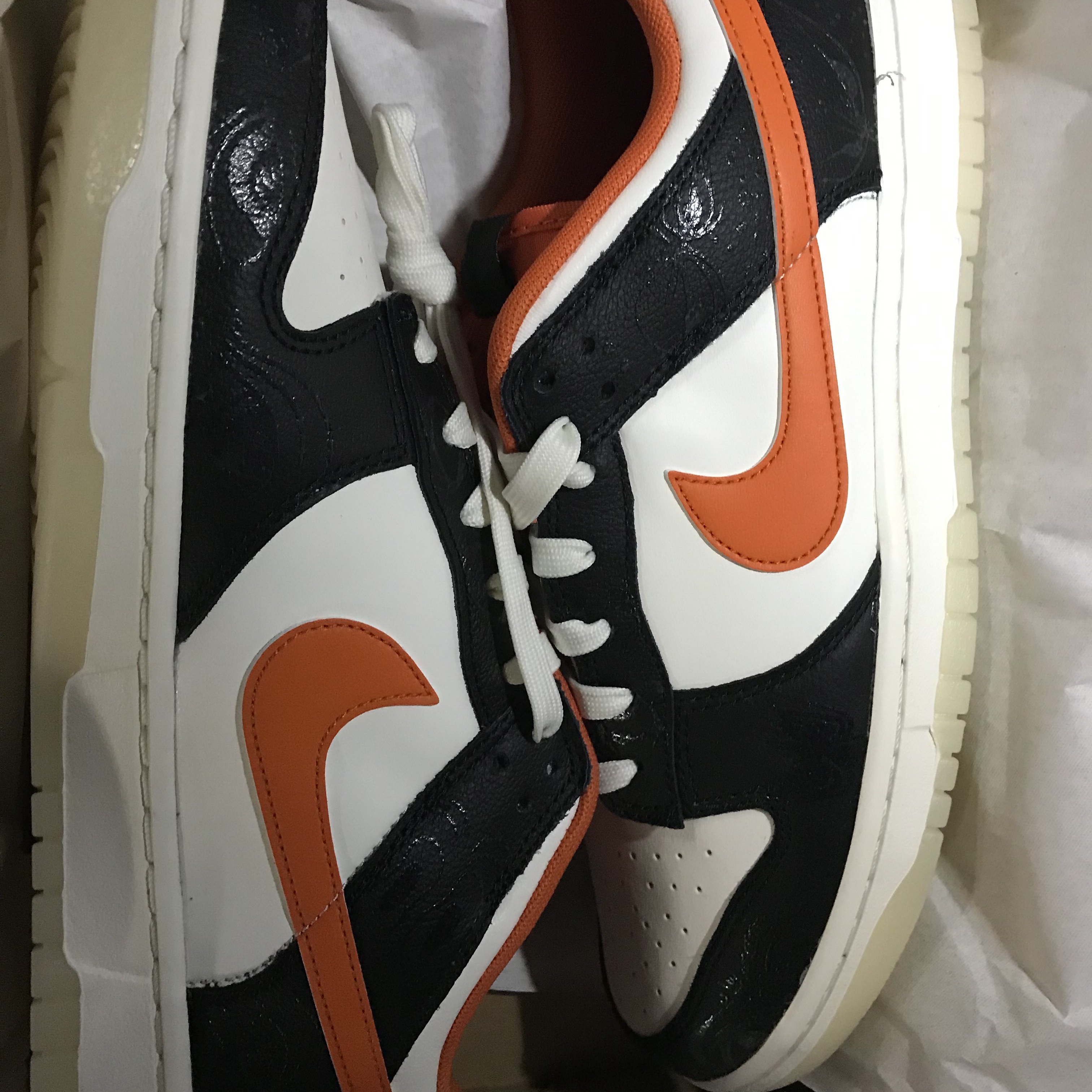 Nike Dunk Low Retro PRM Halloween 착용 스타일 - 1