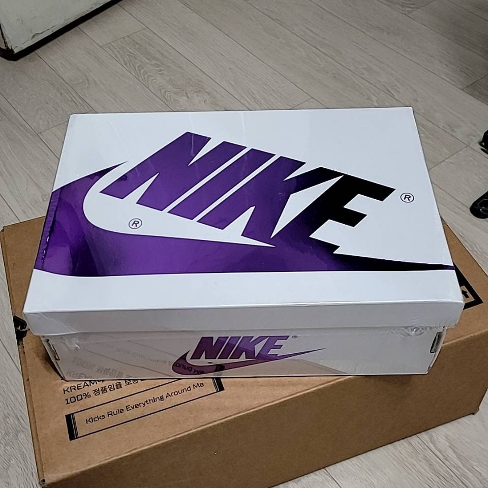 (W) Jordan 1 High OG Court Purple 착용 스타일 - 1