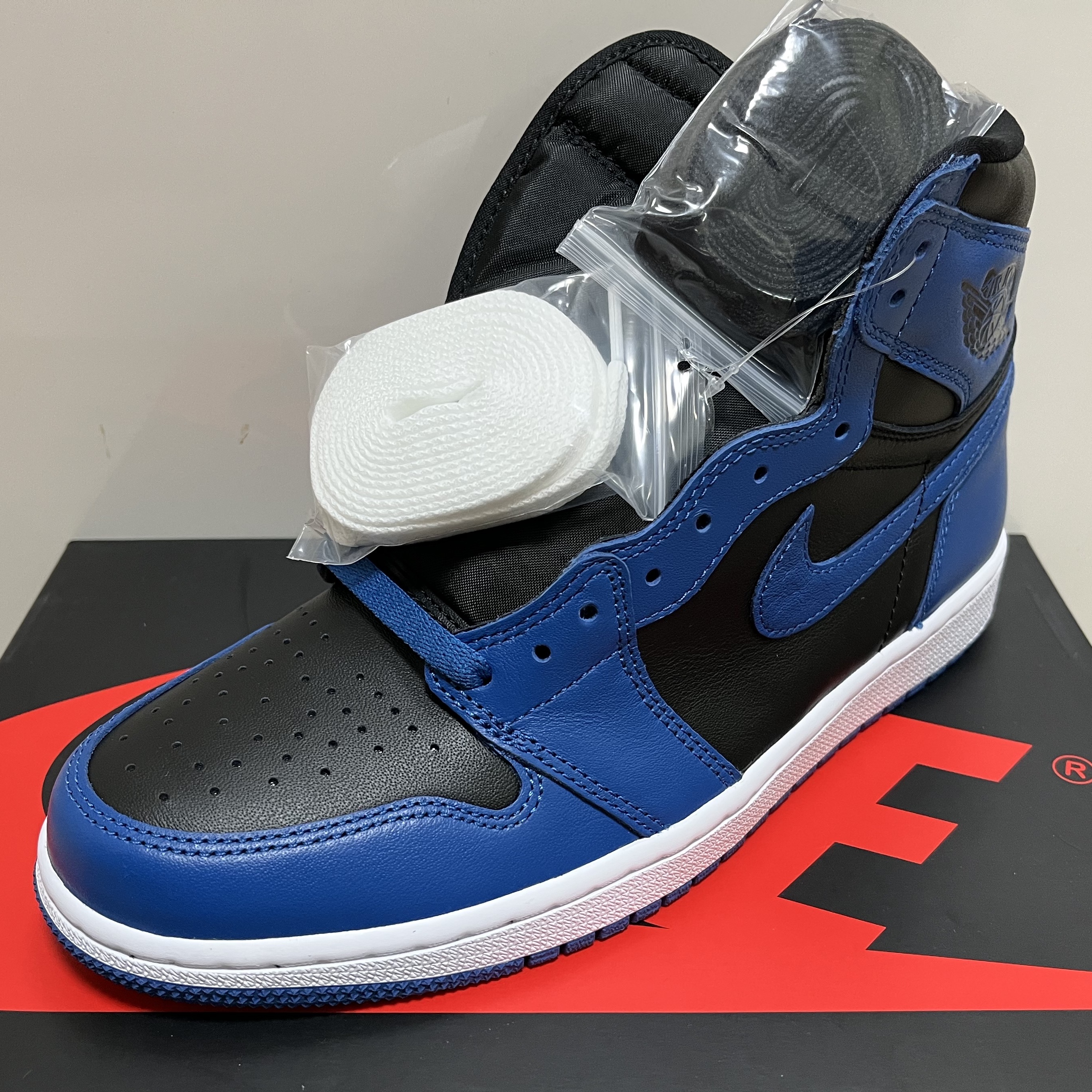 Jordan 1 Retro High OG Dark Marina Blue 착용 스타일