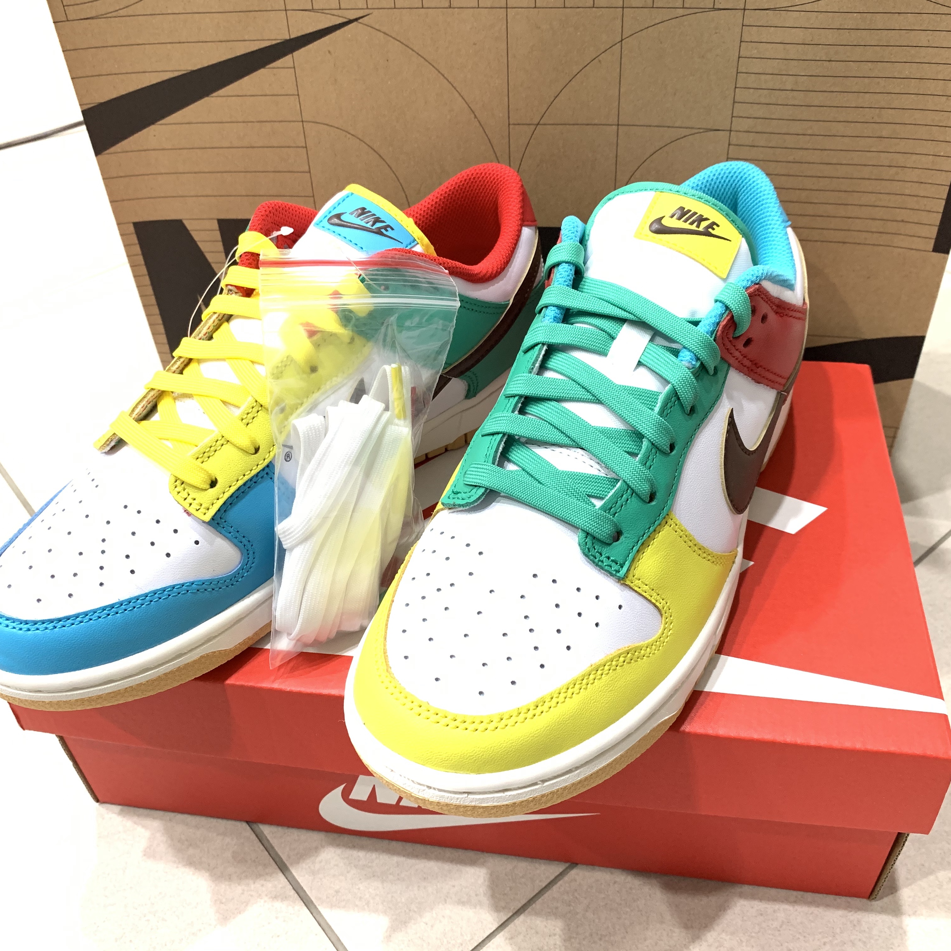 Nike Dunk Low SE Free.99 White 착용 스타일