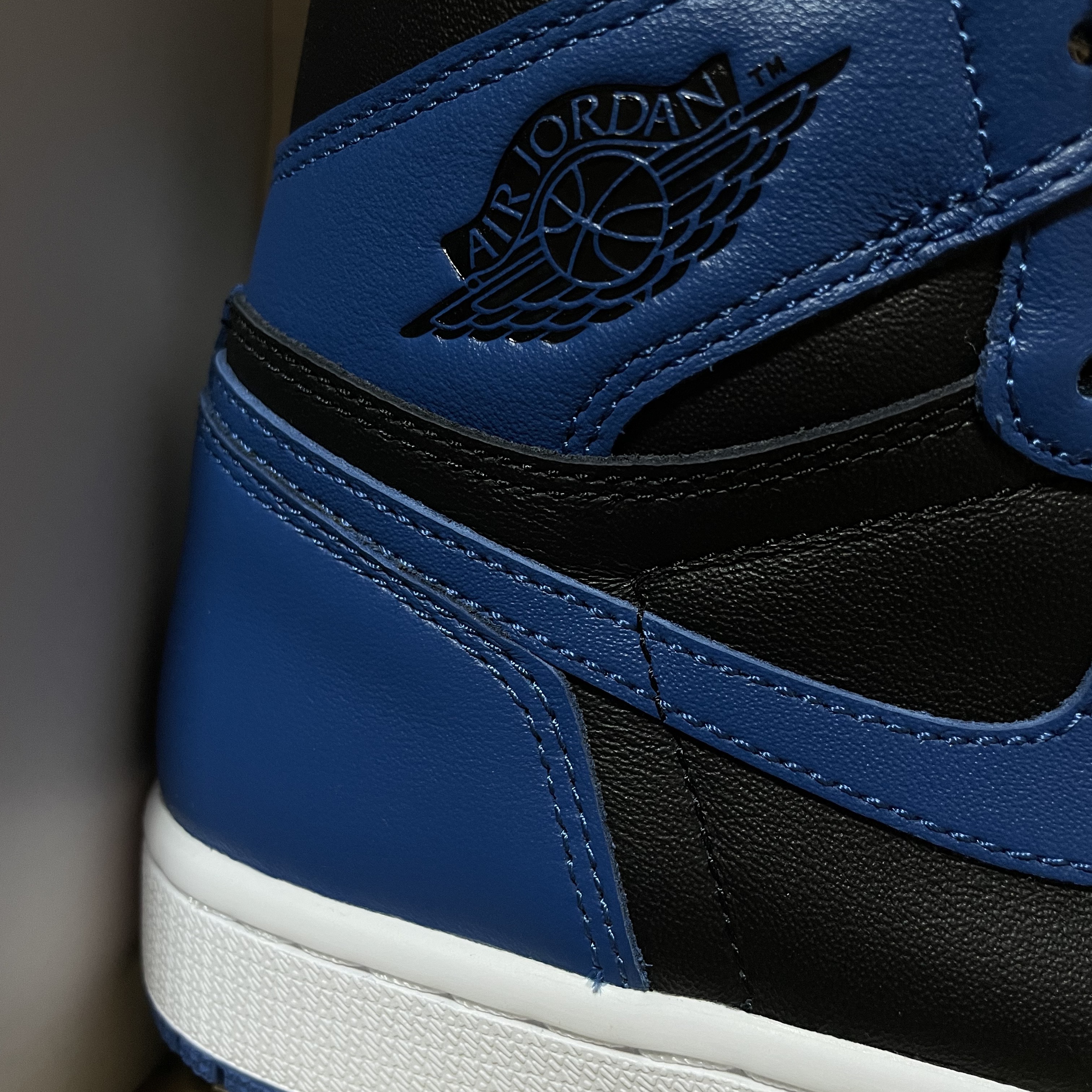 Jordan 1 Retro High OG Dark Marina Blue 착용 스타일 - 1