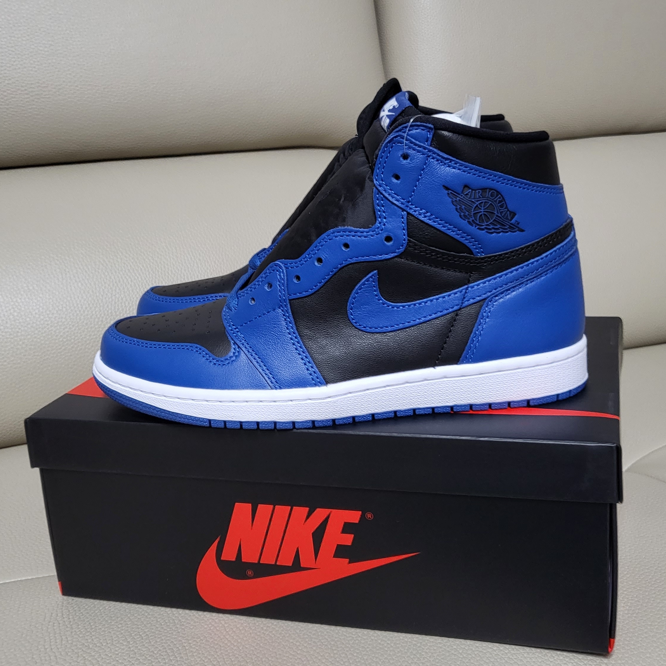 Jordan 1 Retro High OG Dark Marina Blue 착용 스타일