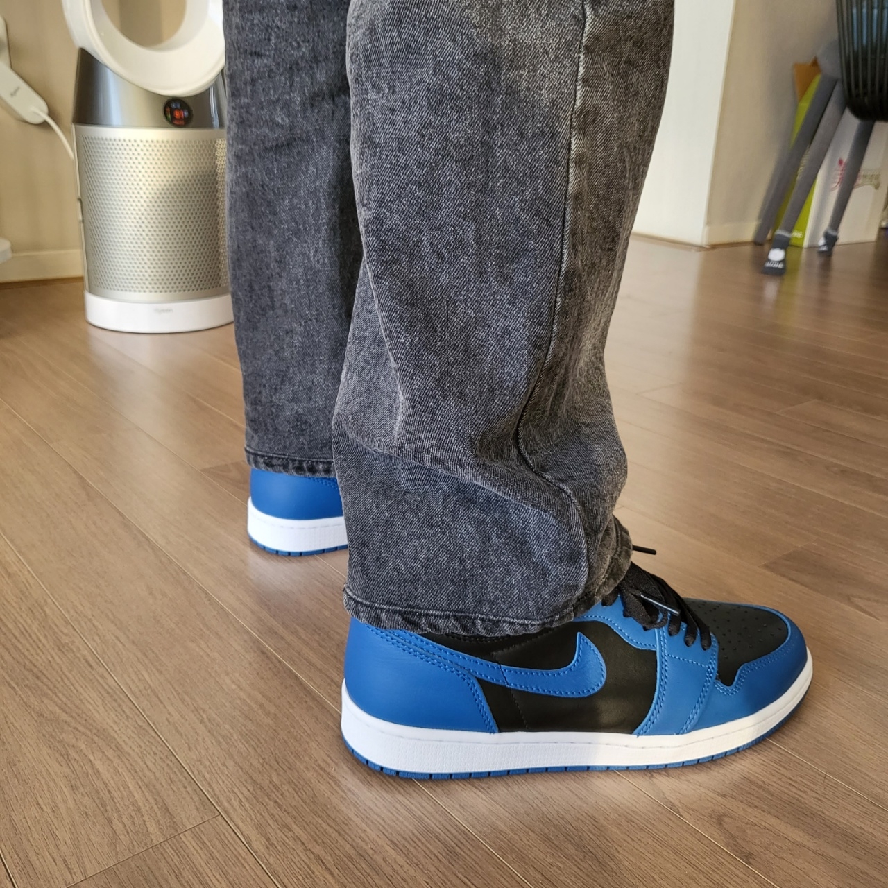 Jordan 1 Retro High OG Dark Marina Blue 착용 스타일 - 1