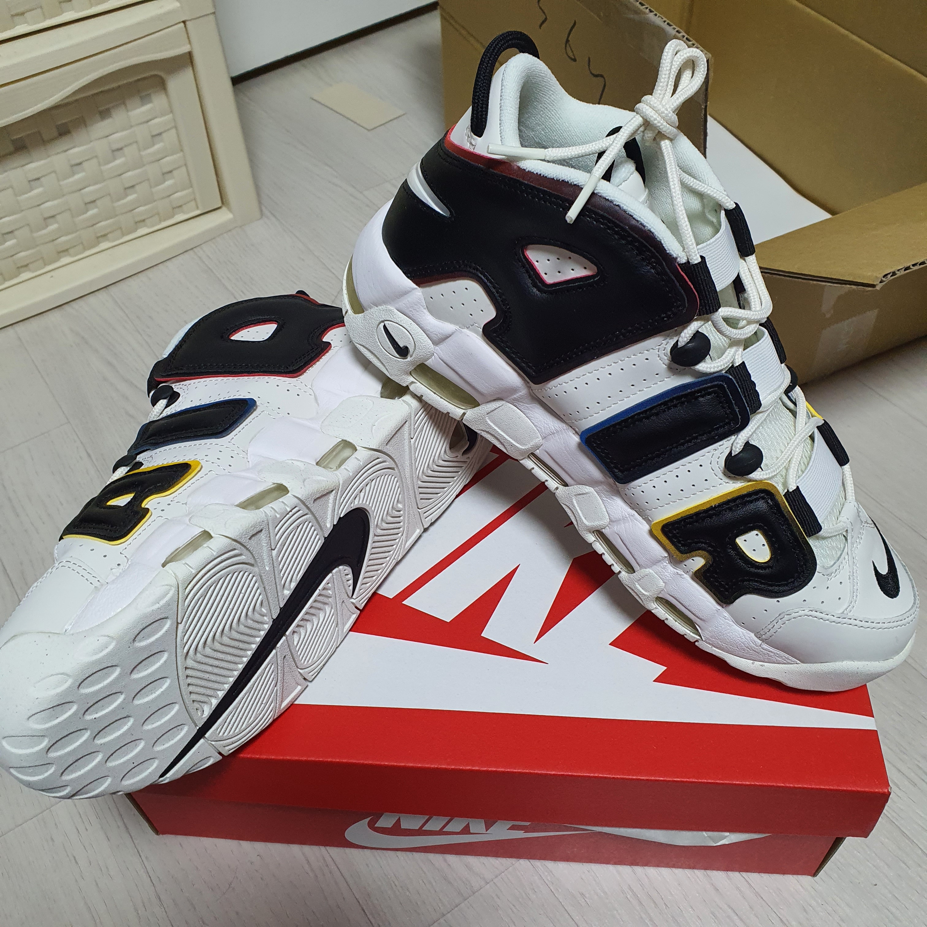 Nike Air More Uptempo 96 Trading Cards 착용 스타일