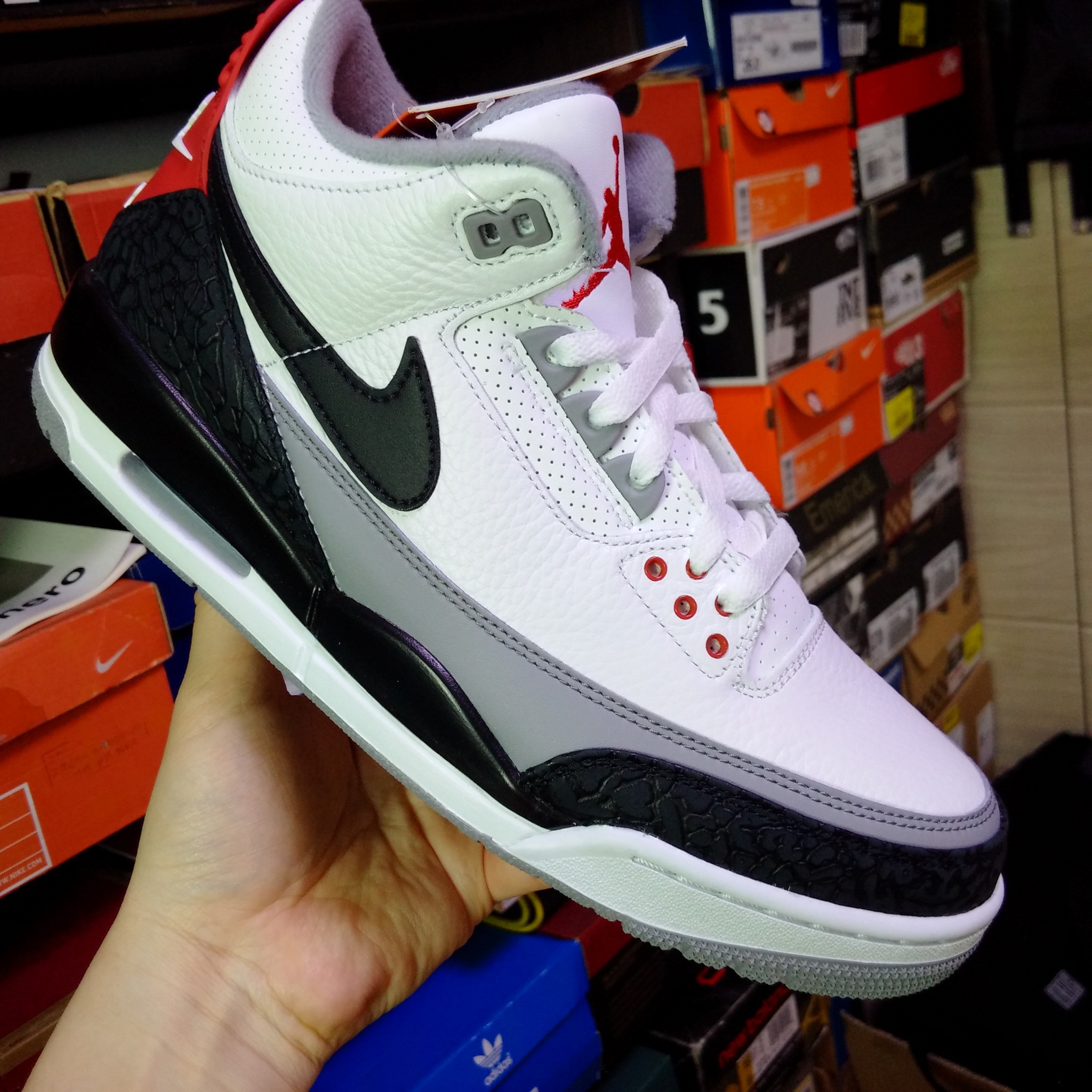 Jordan 3 Retro Tinker Hatfield 착용 스타일 - 1