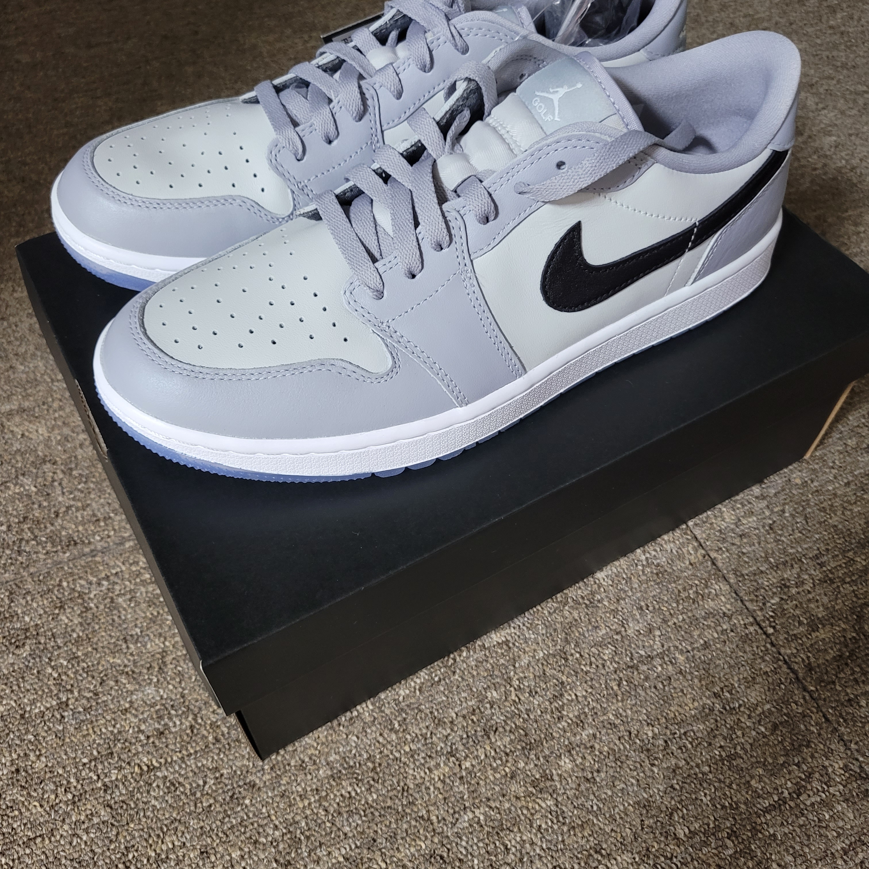 Jordan 1 Low Golf Wolf Grey 착용 스타일 - 2