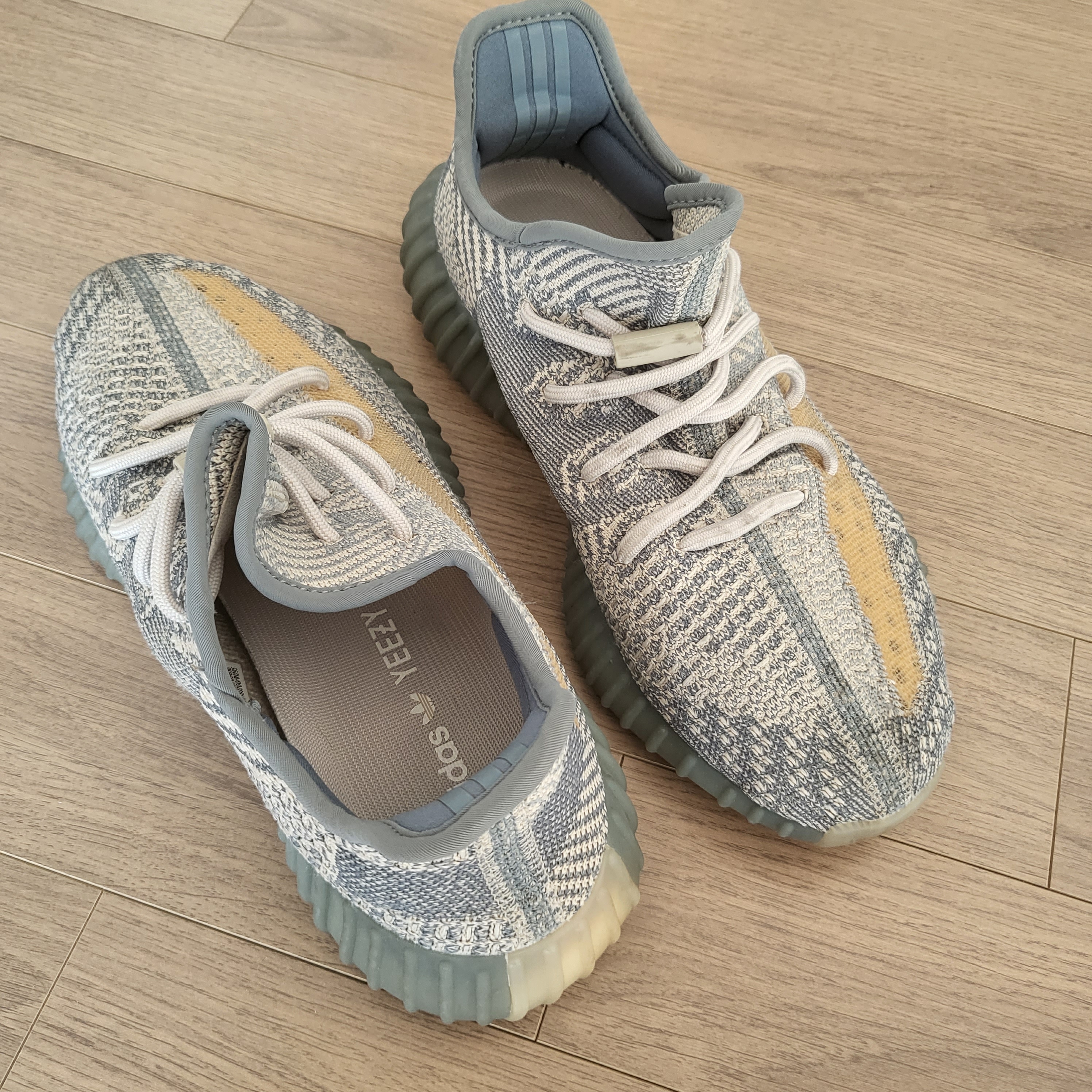 Adidas Yeezy Boost 350 V2 Israfil 착용 스타일 - 3