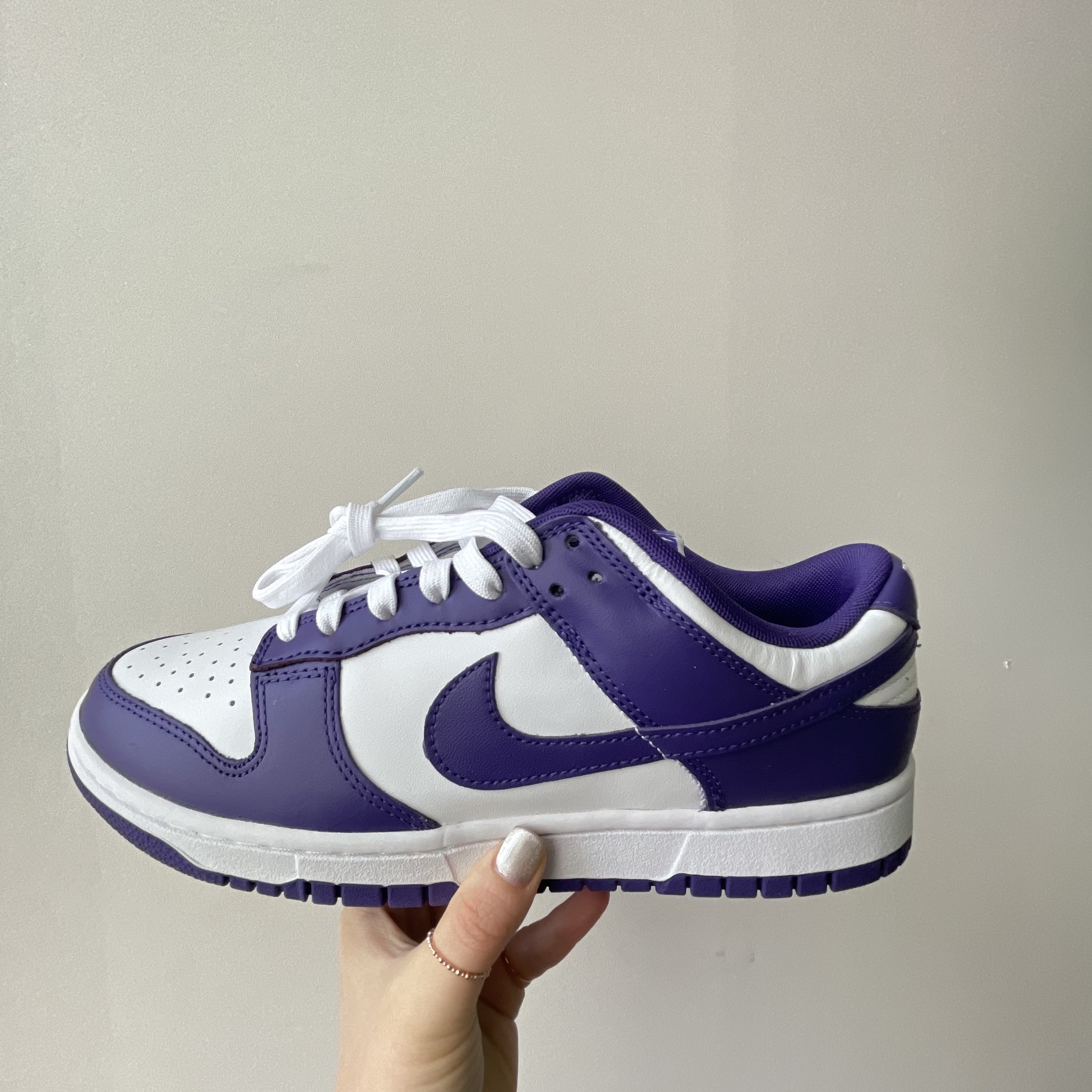 Nike Dunk Low Retro Championship Court Purple 착용 스타일 - 3