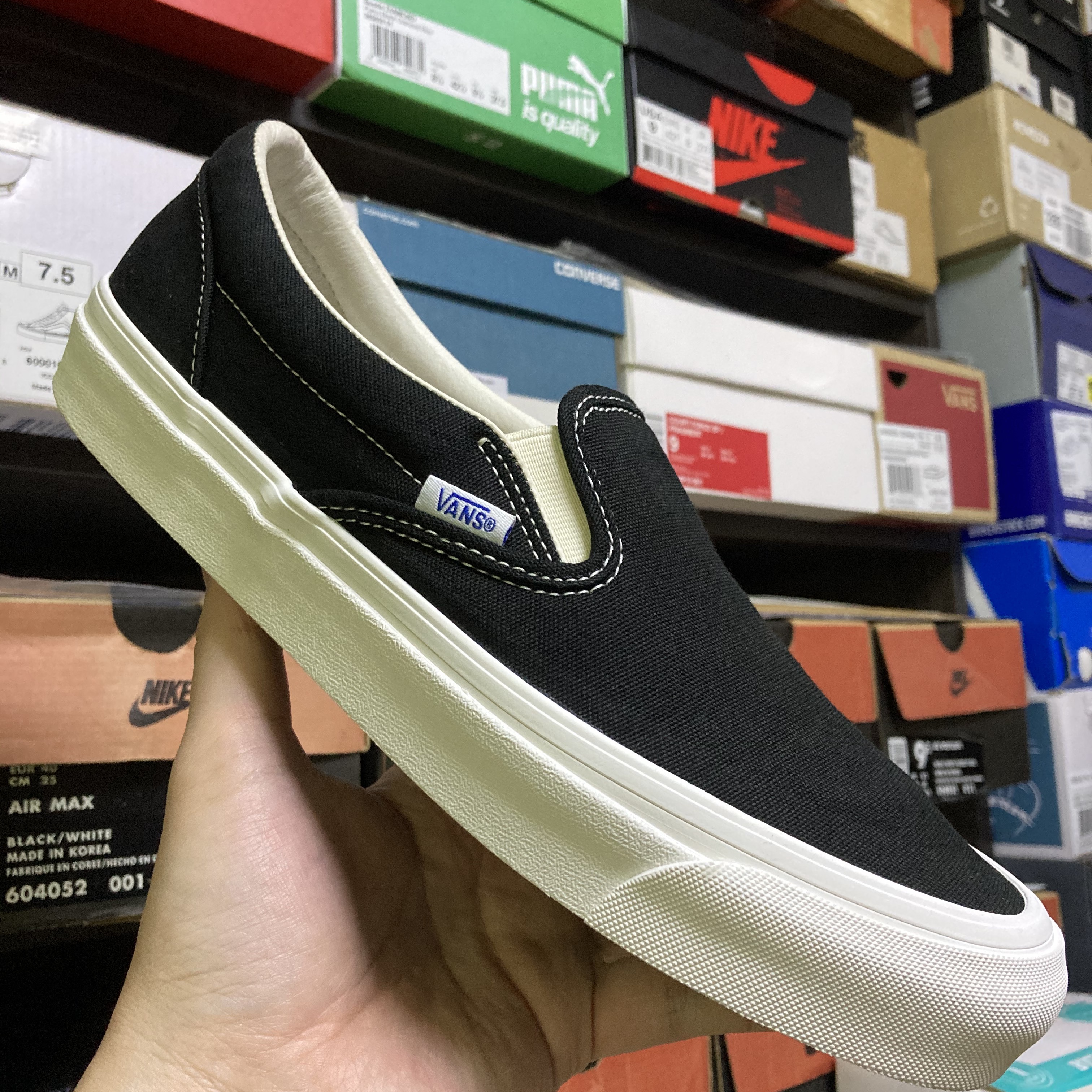 Vans Vault OG Classic Slip-On Black 착용 스타일 - 1