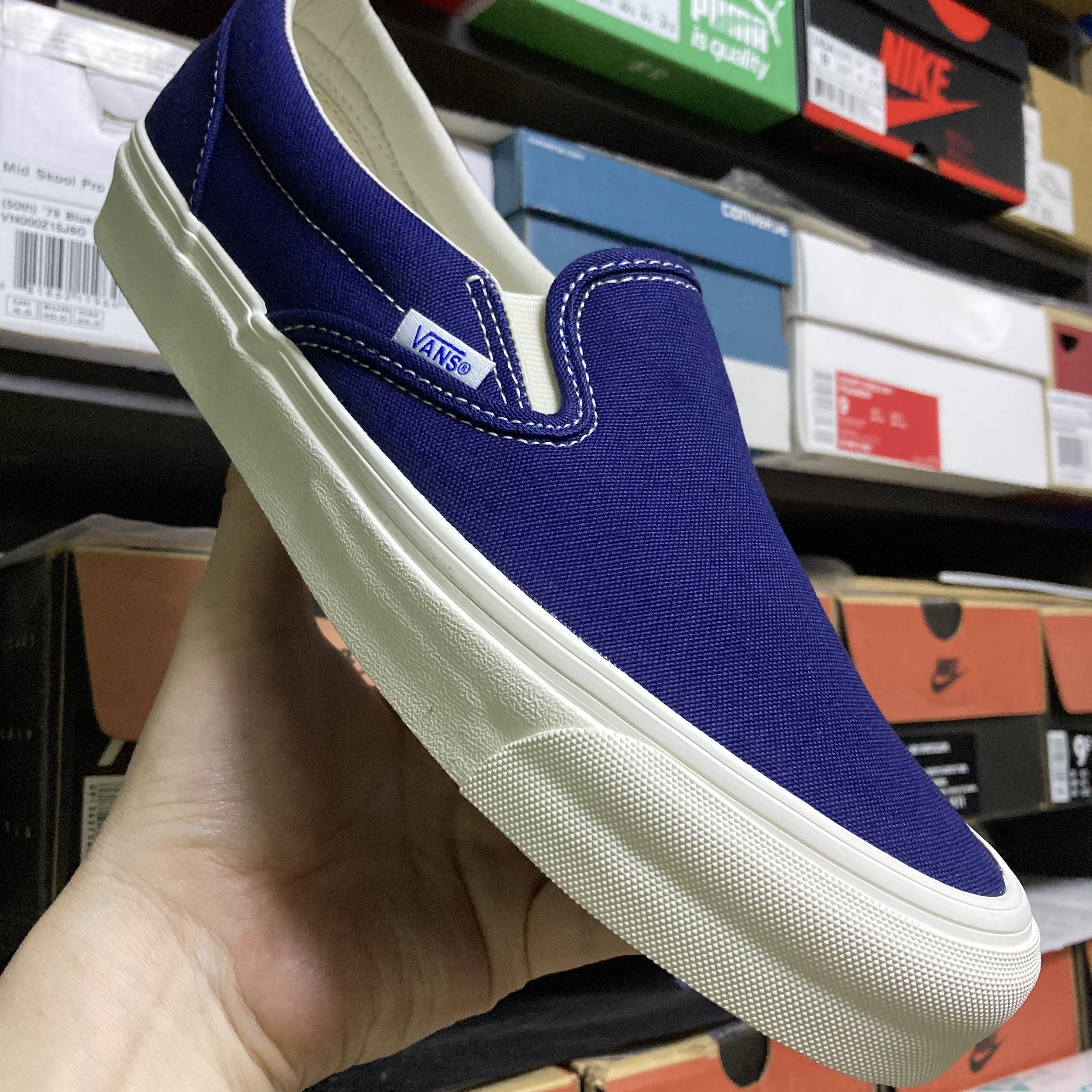 Vans Vault OG Classic Slip-On LX Peacoat Navy 착용 스타일 - 1