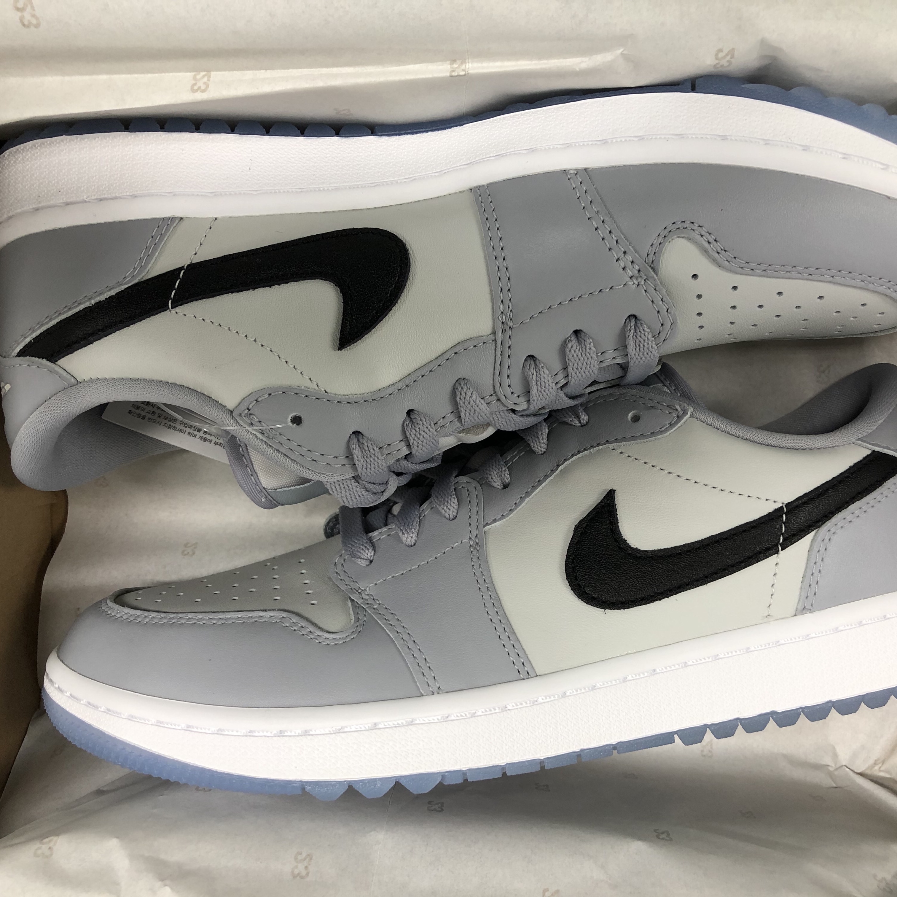 Jordan 1 Low Golf Wolf Grey 착용 스타일 - 1