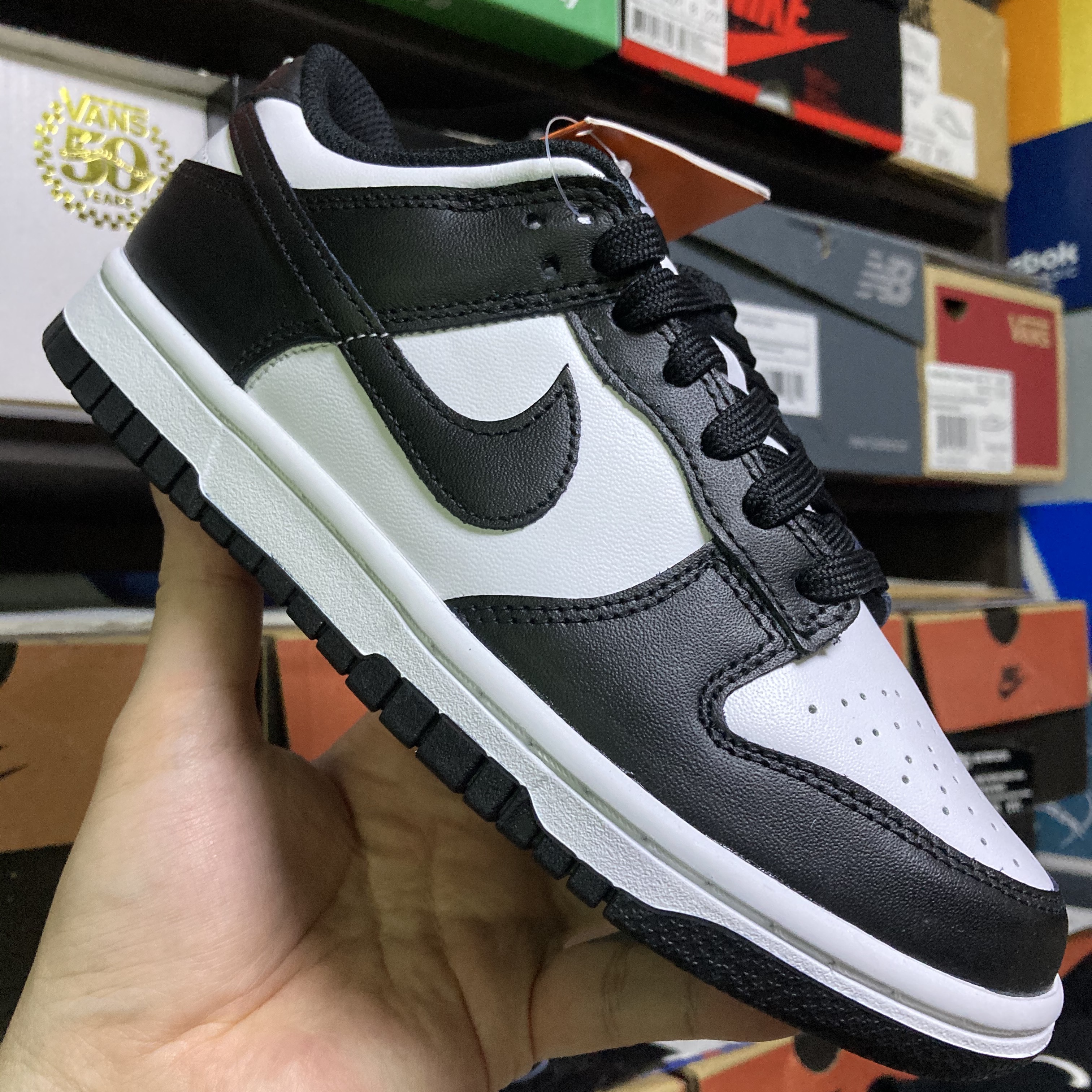(W) Nike Dunk Low Black 착용 스타일 - 1