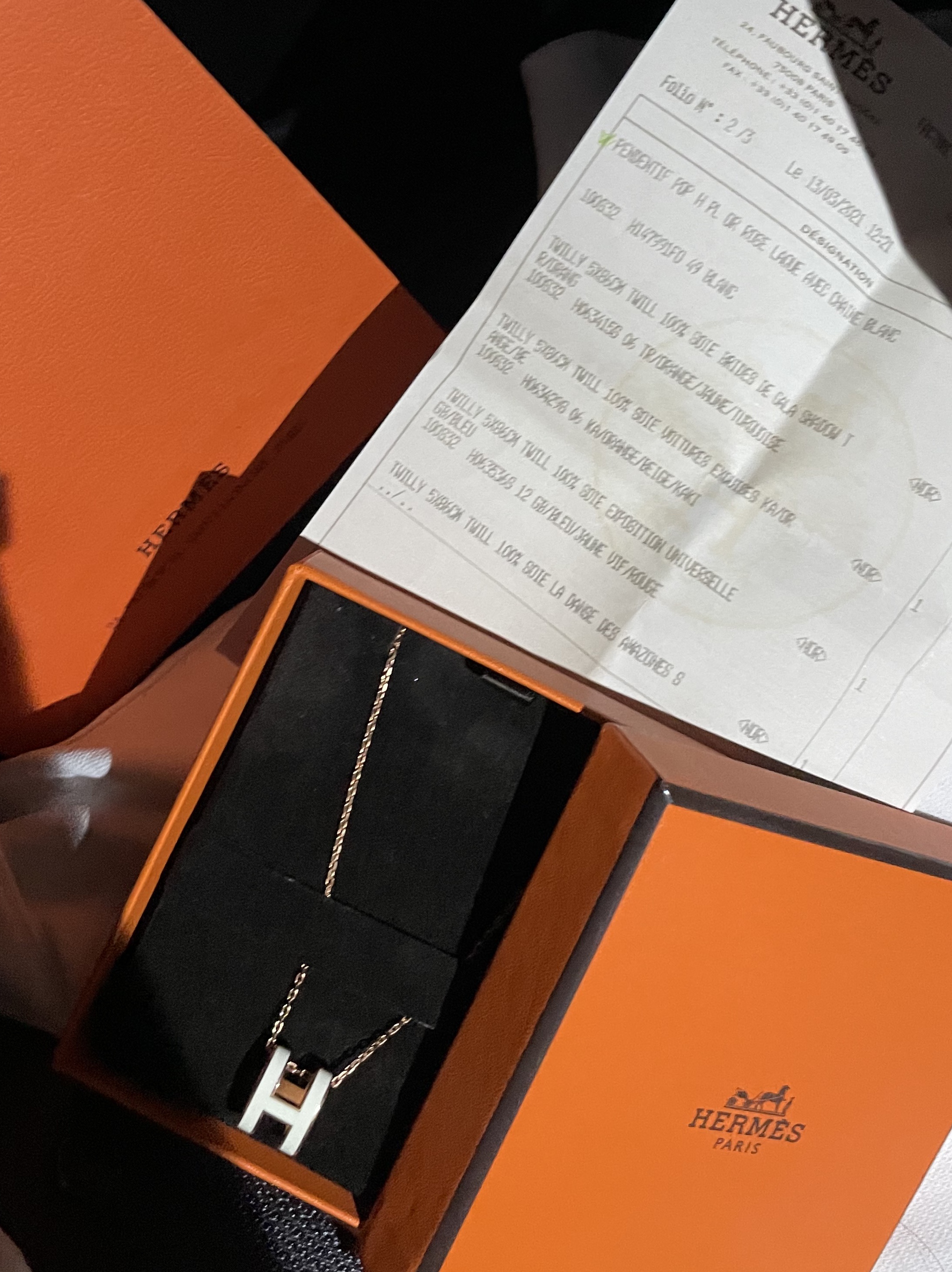(W) Hermes Clic Clac H Bracelet Gold & Blanc 착용 스타일 - 4