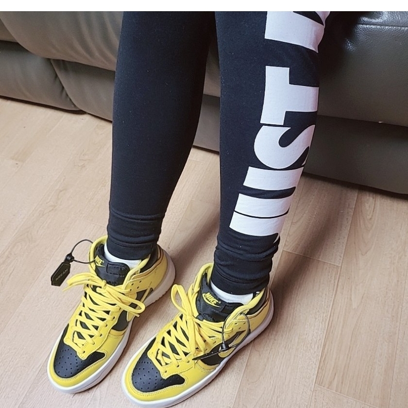 (W) Nike Dunk High Up Black and Varsity Maize 착용 스타일 - 1