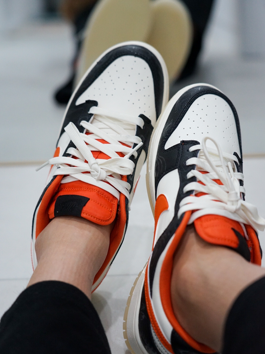 Nike Dunk Low Retro PRM Halloween 착용 스타일 - 2