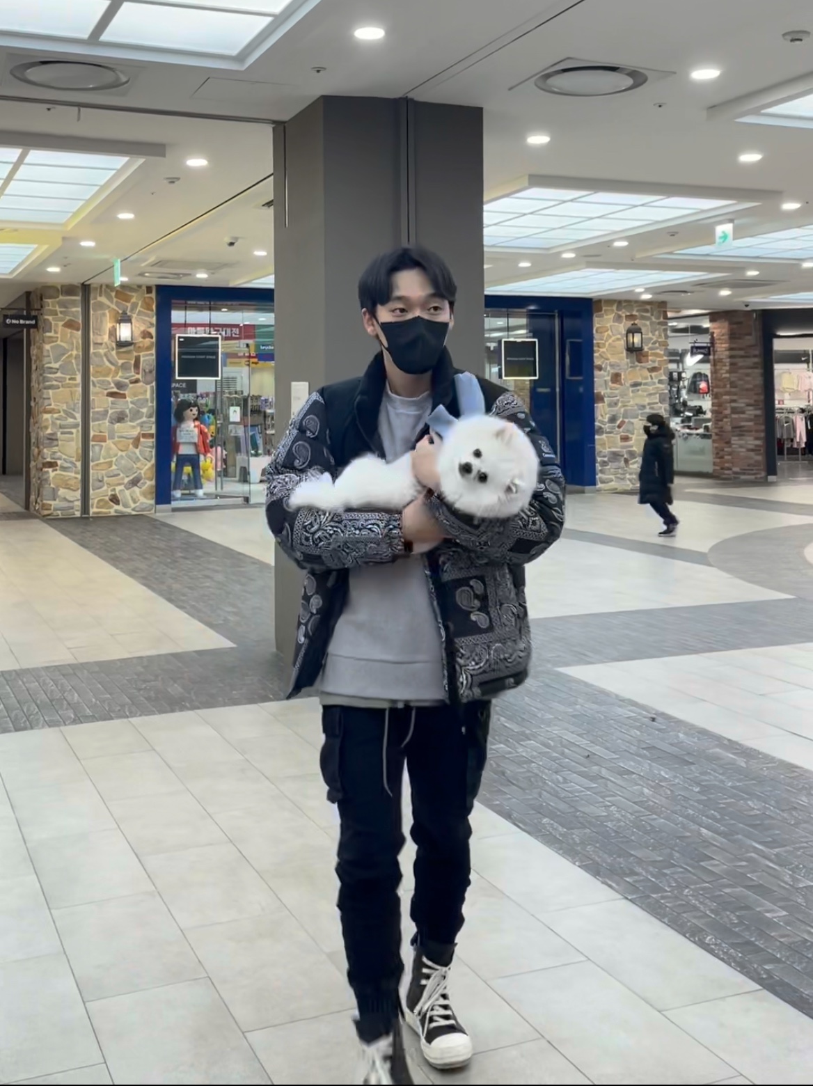 The North Face Nuptse Down Jacket Black 착용 스타일