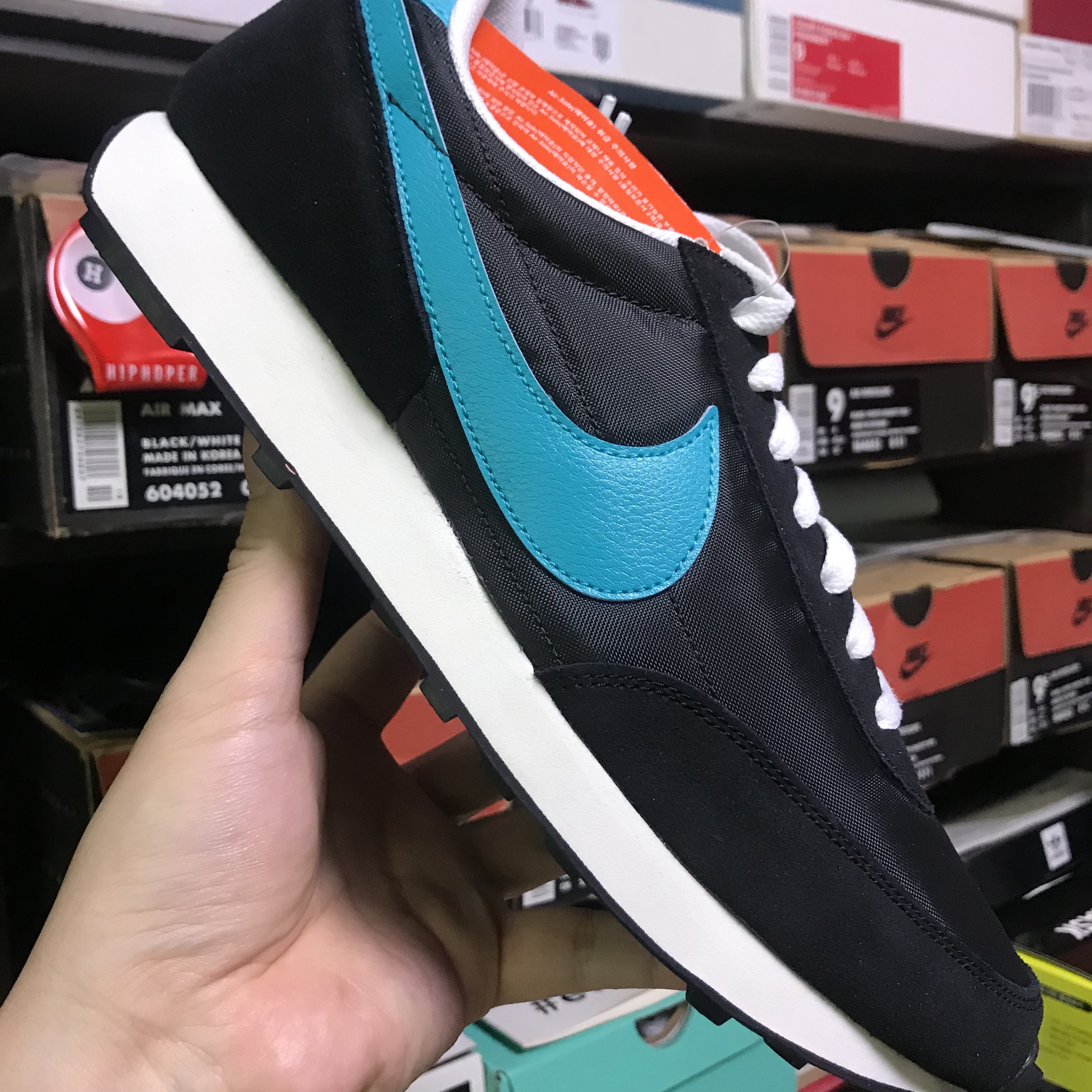 (W) Nike Daybreak Aqua Black 착용 스타일 - 1