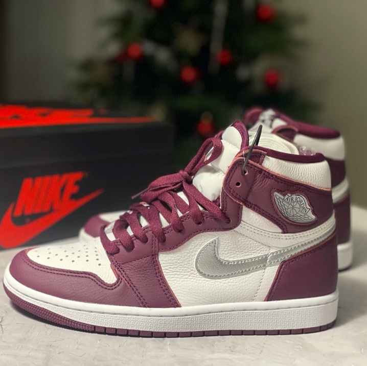 Jordan 1 Retro High OG Bordeaux 착용 스타일 - 3