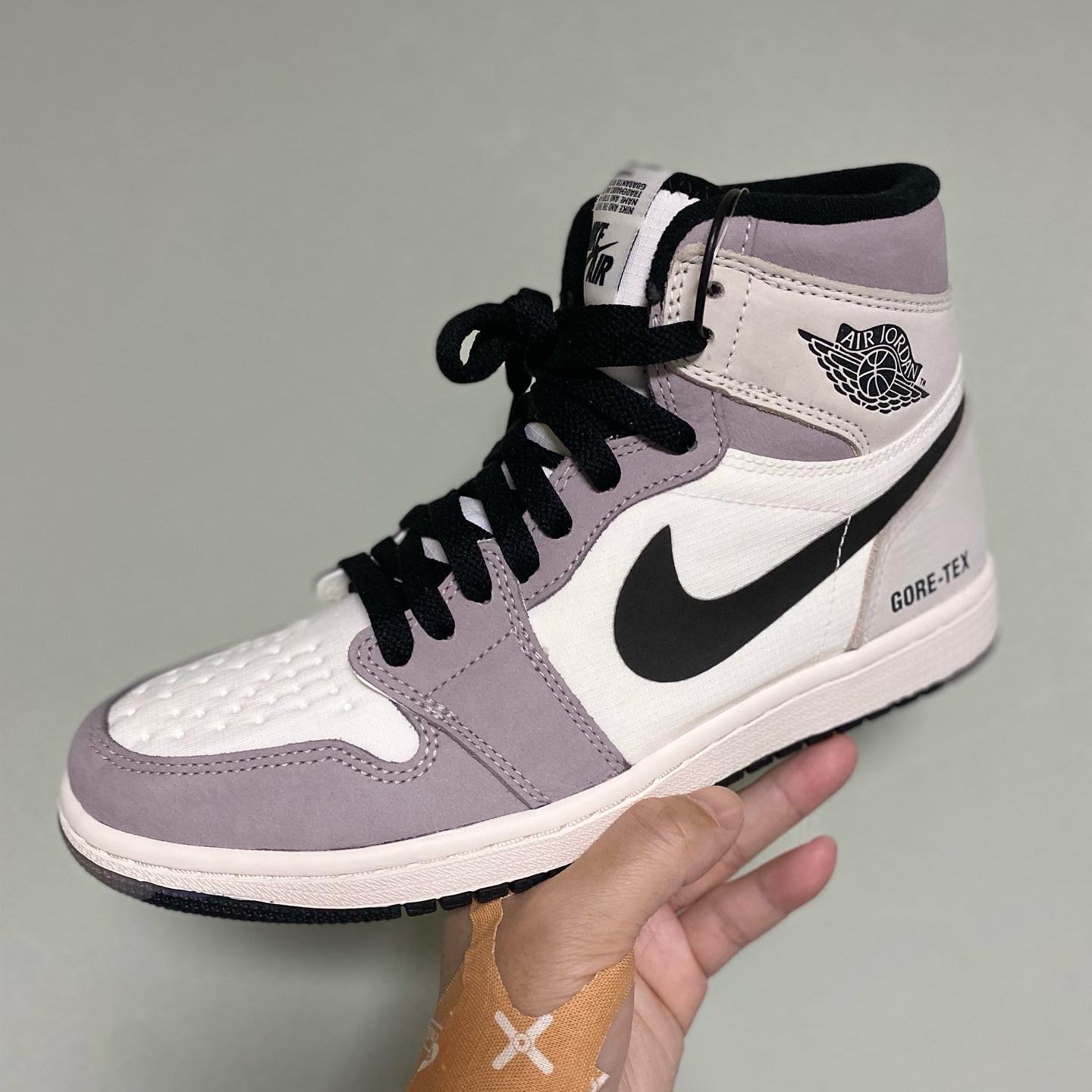 Jordan 1 Element Gore-Tex Sail 착용 스타일 - 1