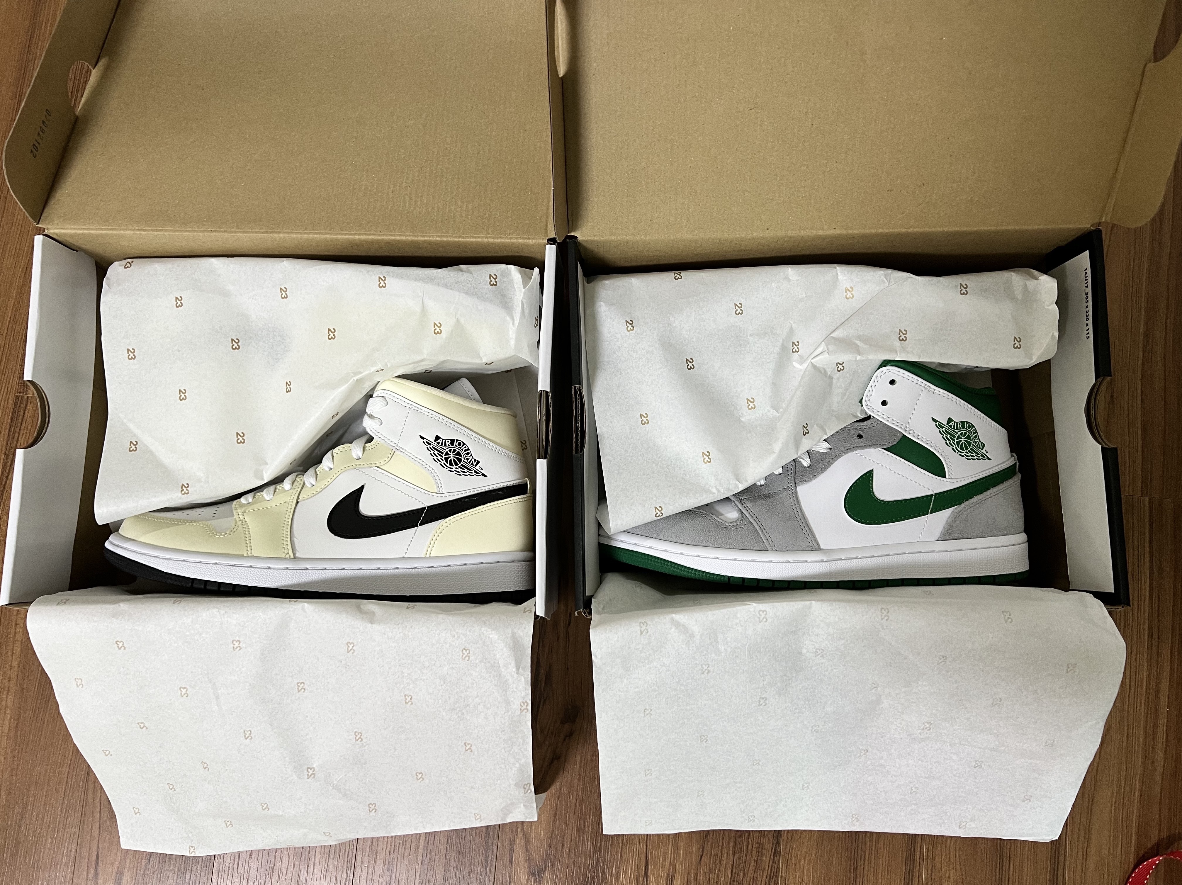 (W) Jordan 1 Mid Coconut Milk, Jordan 1 Mid SE Pine Green Light Smoke Grey 착용 스타일
