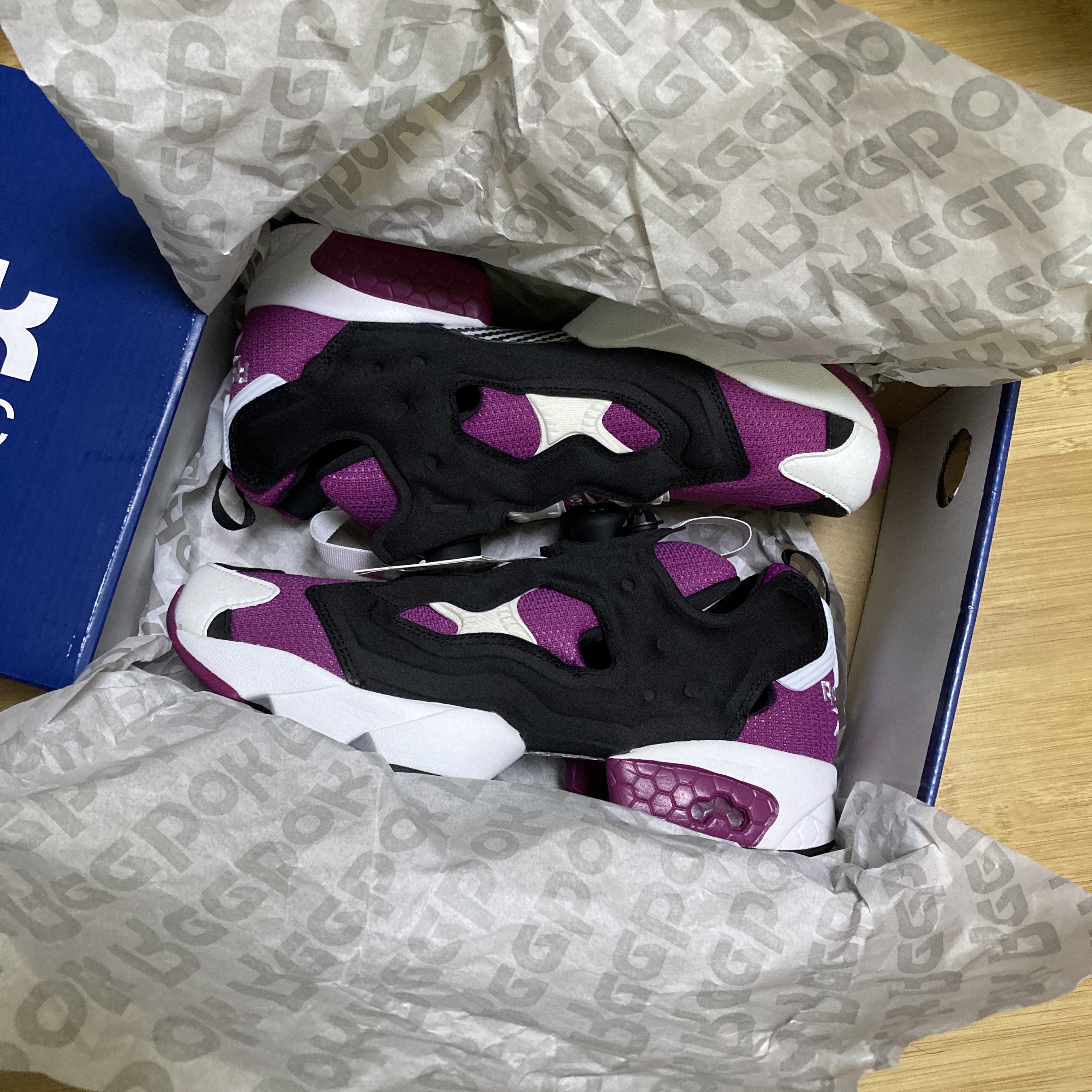 Reebok Instapump Fury OG Brazen Berry 착용 스타일 - 3