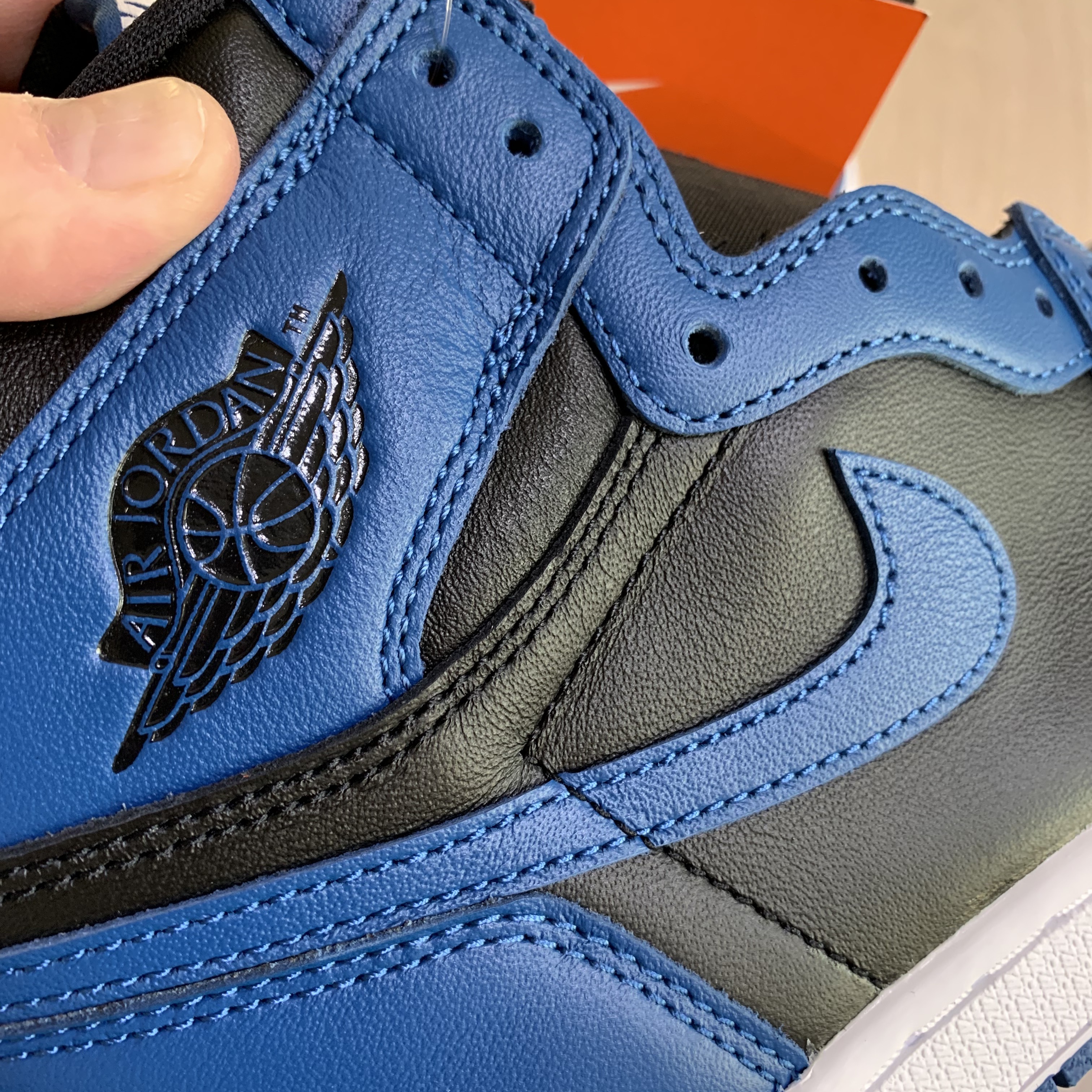 Jordan 1 Retro High OG Dark Marina Blue 착용 스타일 - 4