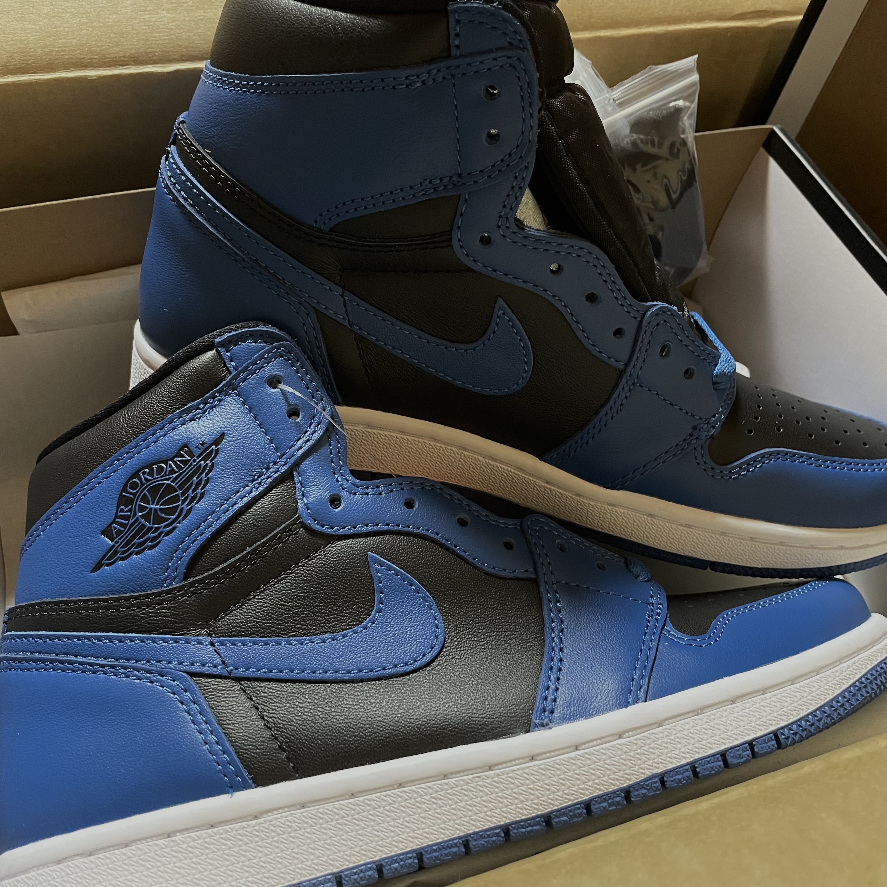 Jordan 1 Retro High OG Dark Marina Blue 착용 스타일 - 2
