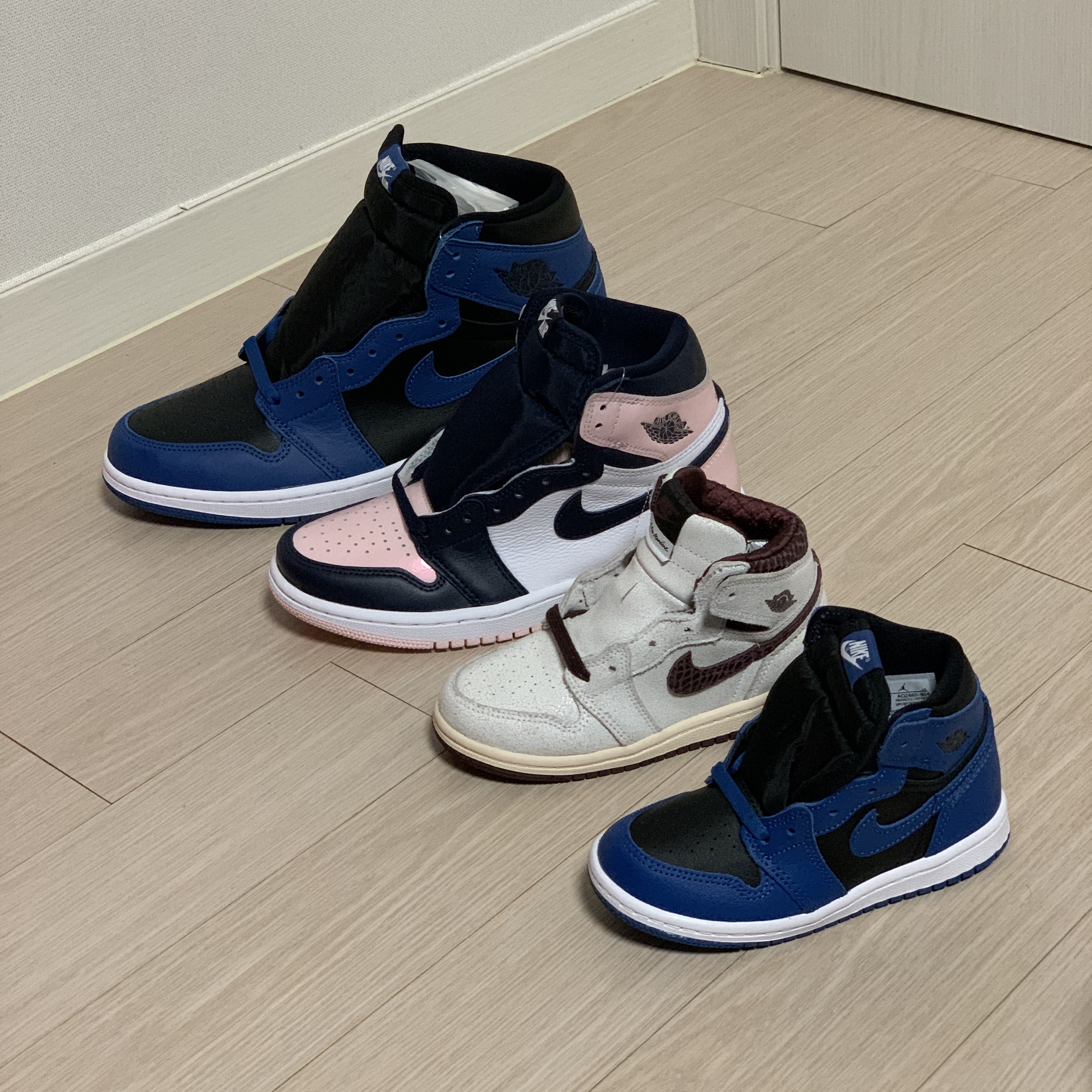 Jordan 1 Retro High OG Dark Marina Blue, (W) Jordan 1 Retro High OG Atmosphere 착용 스타일