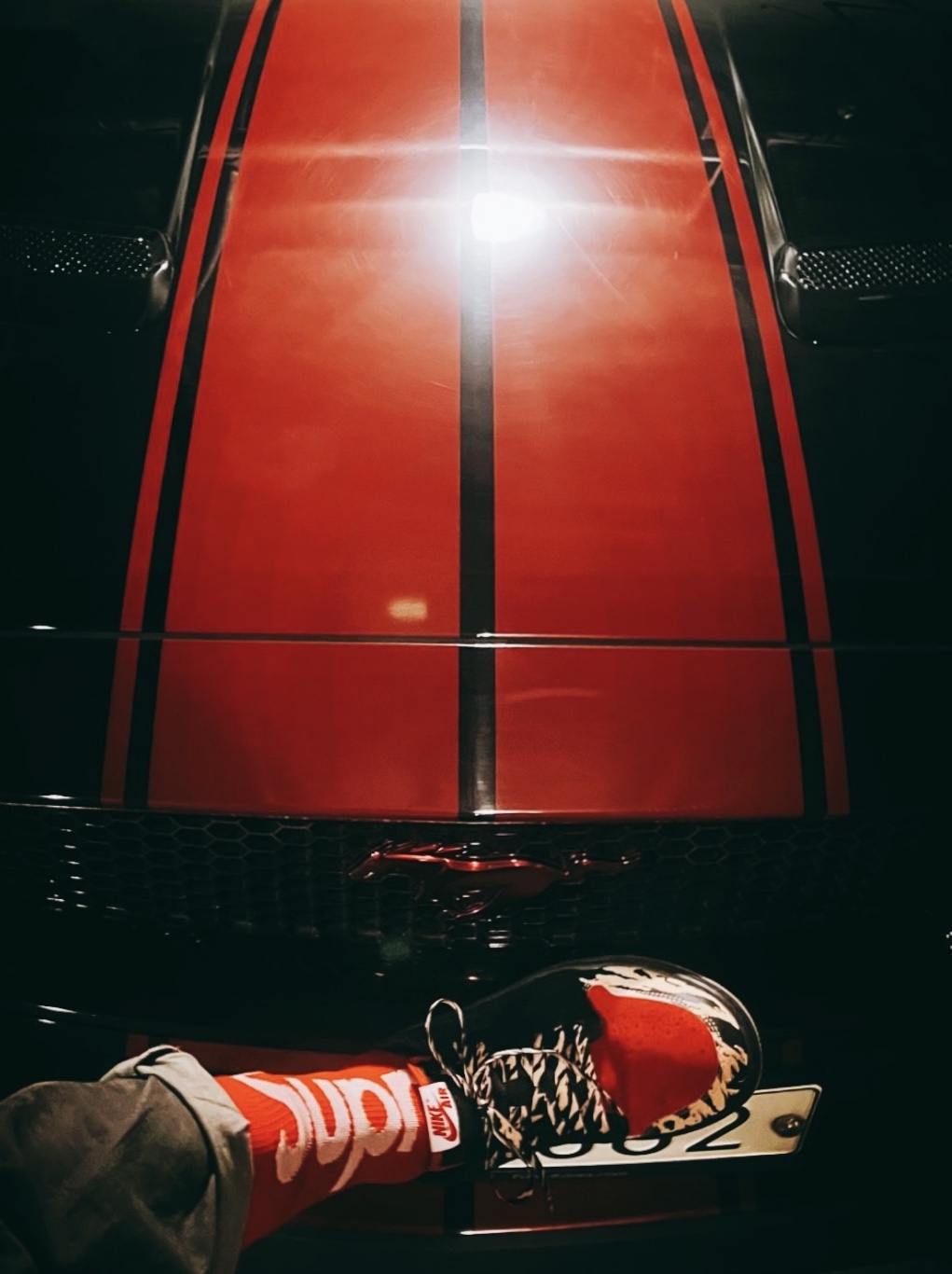 Supreme x Nike Lightweight Crew Socks Red (1 Pack), Marshall Tufton Black (Korean Ver.) 착용 스타일 - 4