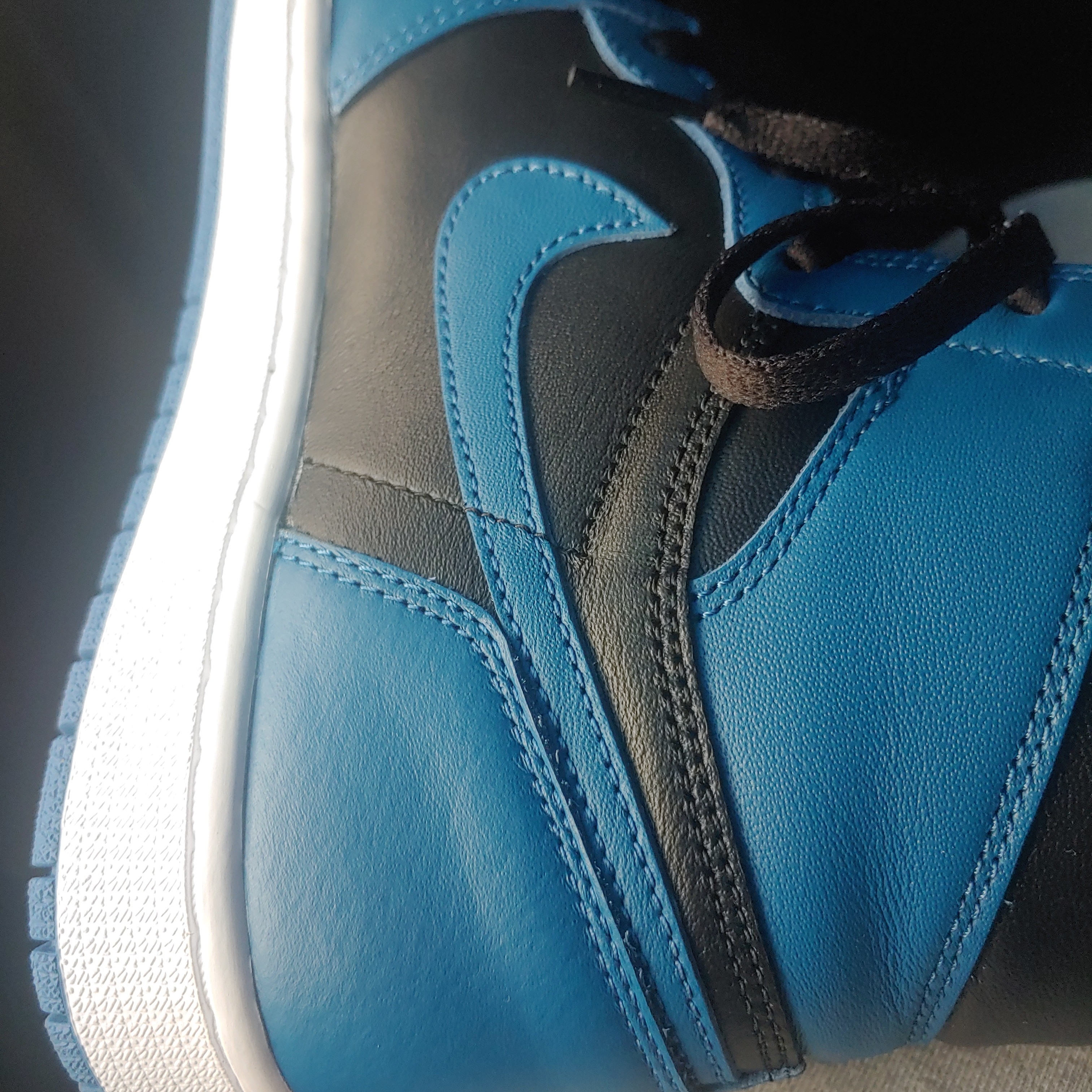 Jordan 1 Retro High OG Dark Marina Blue 착용 스타일 - 2