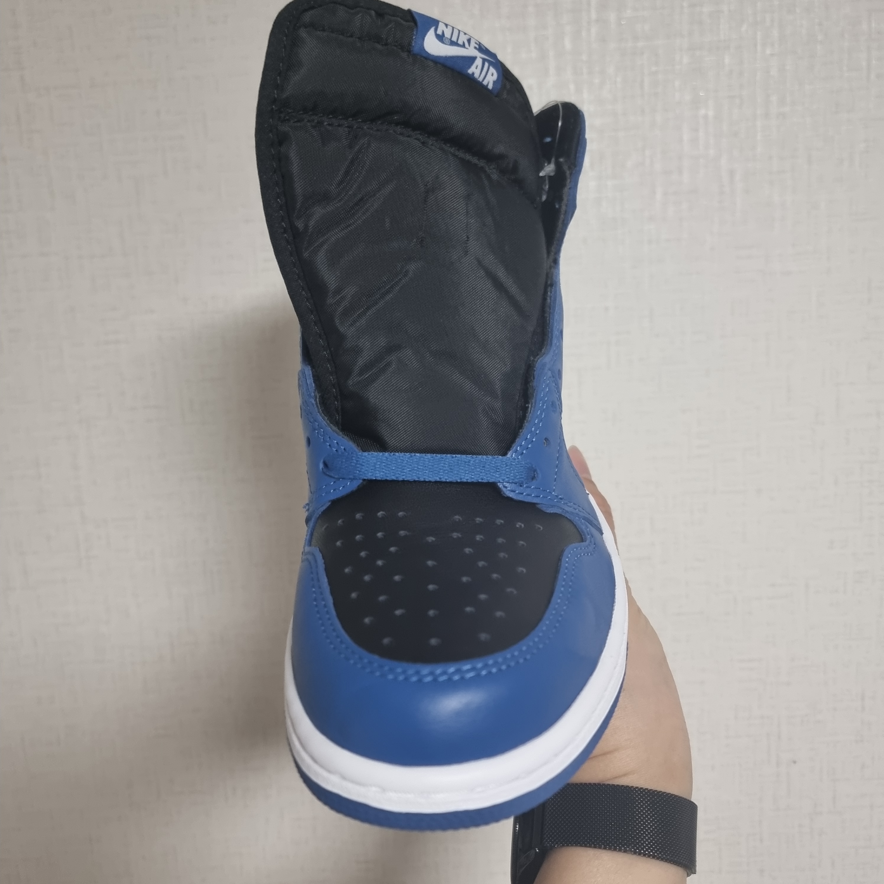 Jordan 1 Retro High OG Dark Marina Blue 착용 스타일 - 2