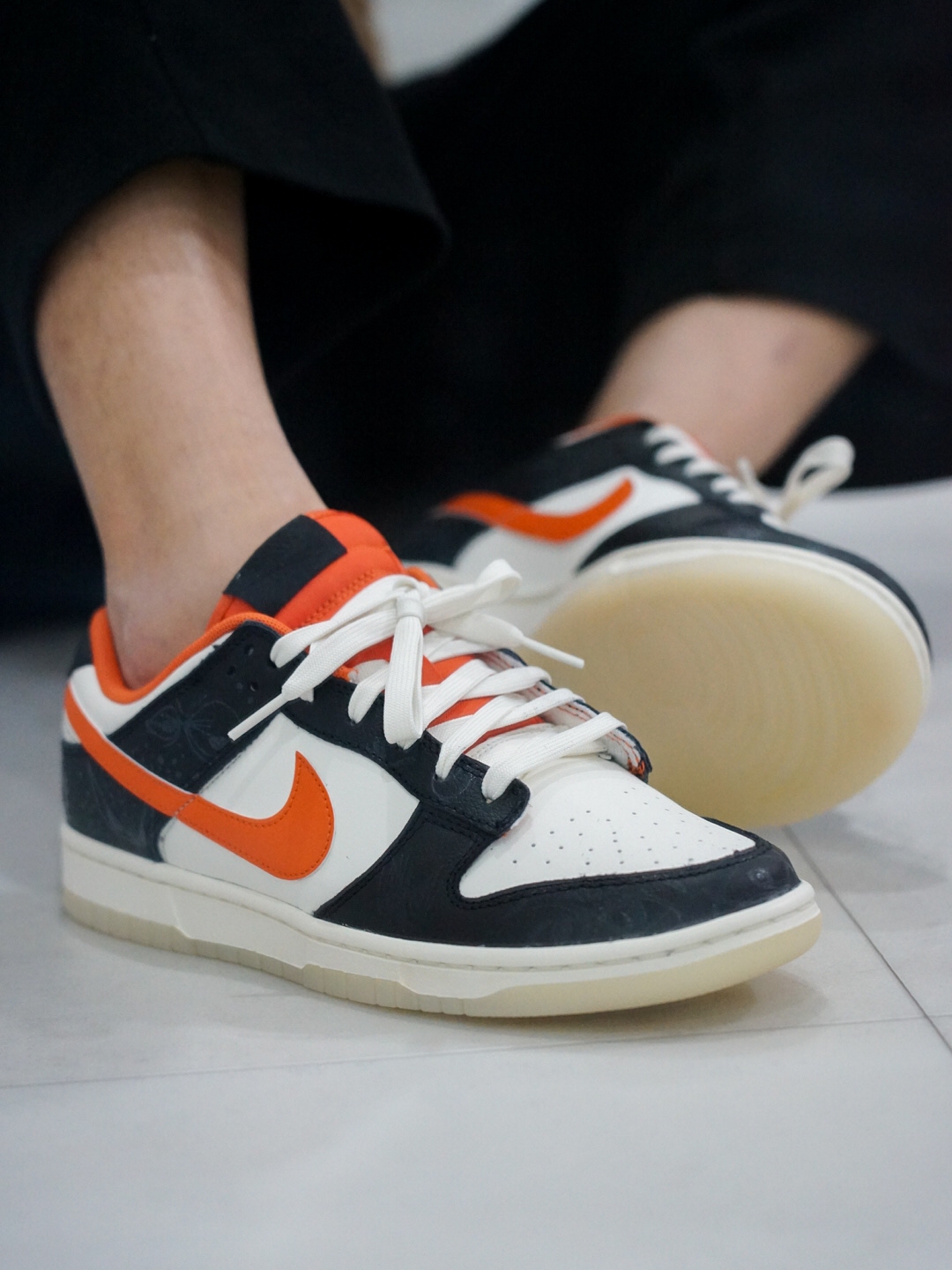 Nike Dunk Low Retro PRM Halloween 착용 스타일 - 1