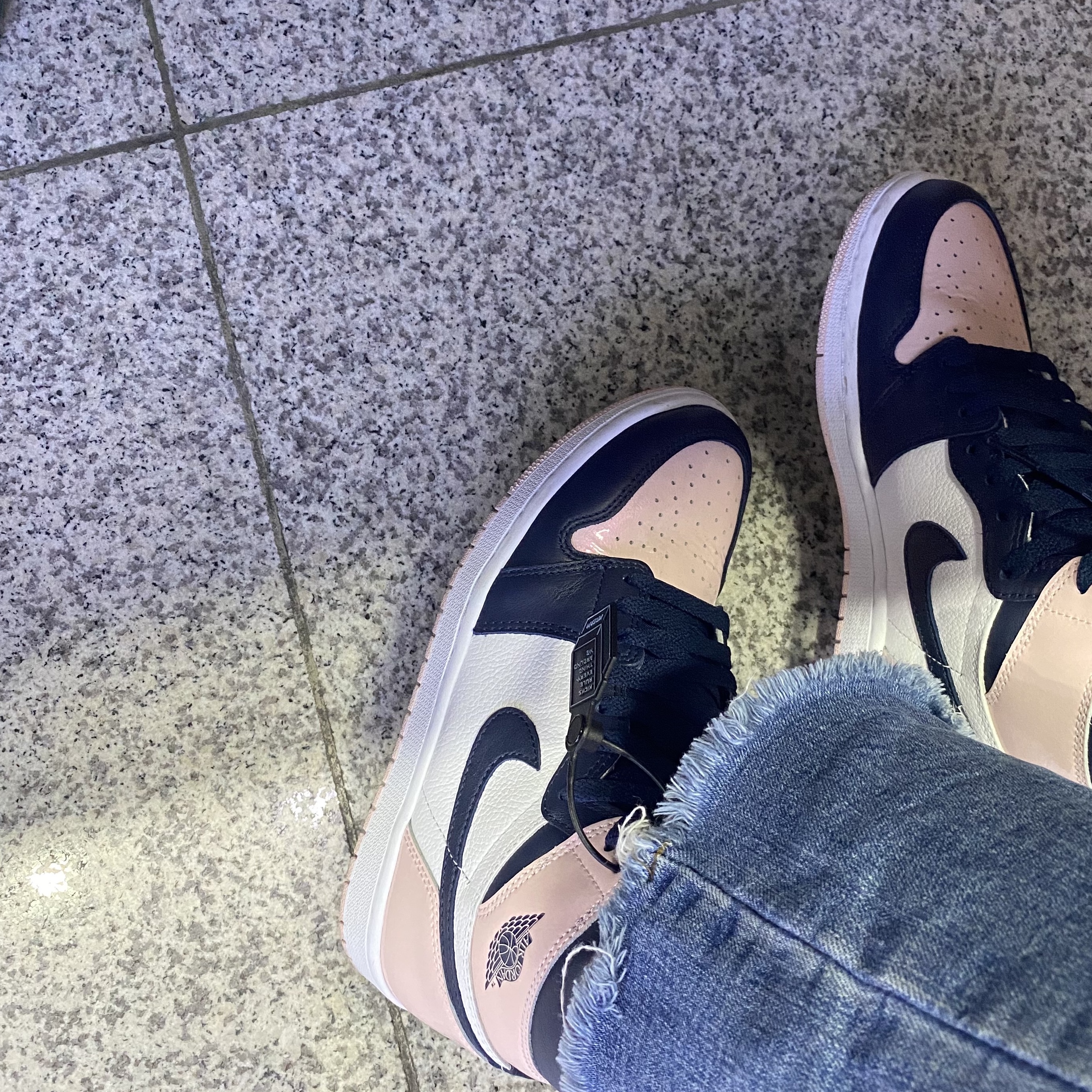 (W) Jordan 1 Retro High OG Atmosphere 착용 스타일 - 2