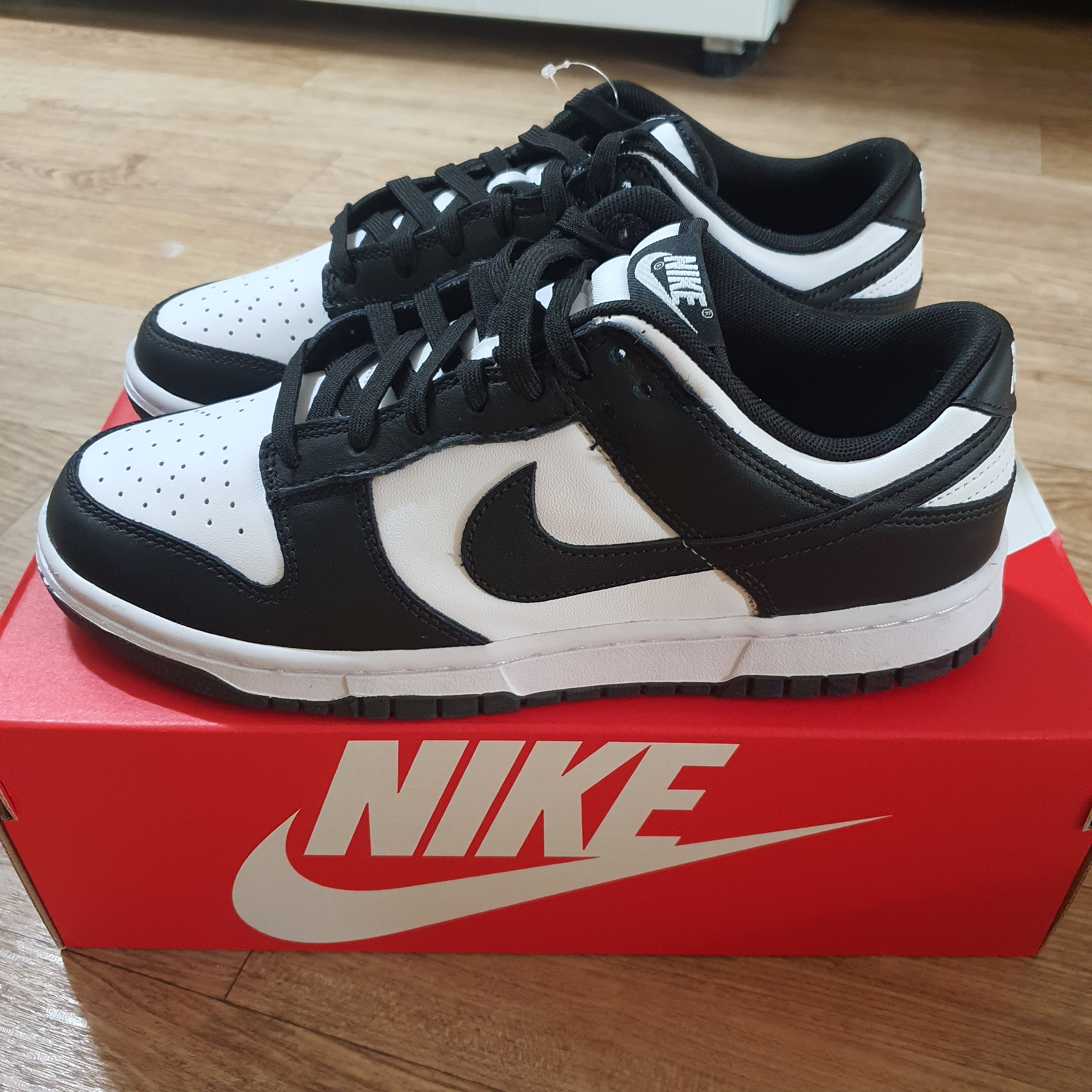 Nike Dunk Low Retro Black 착용 스타일 - 1