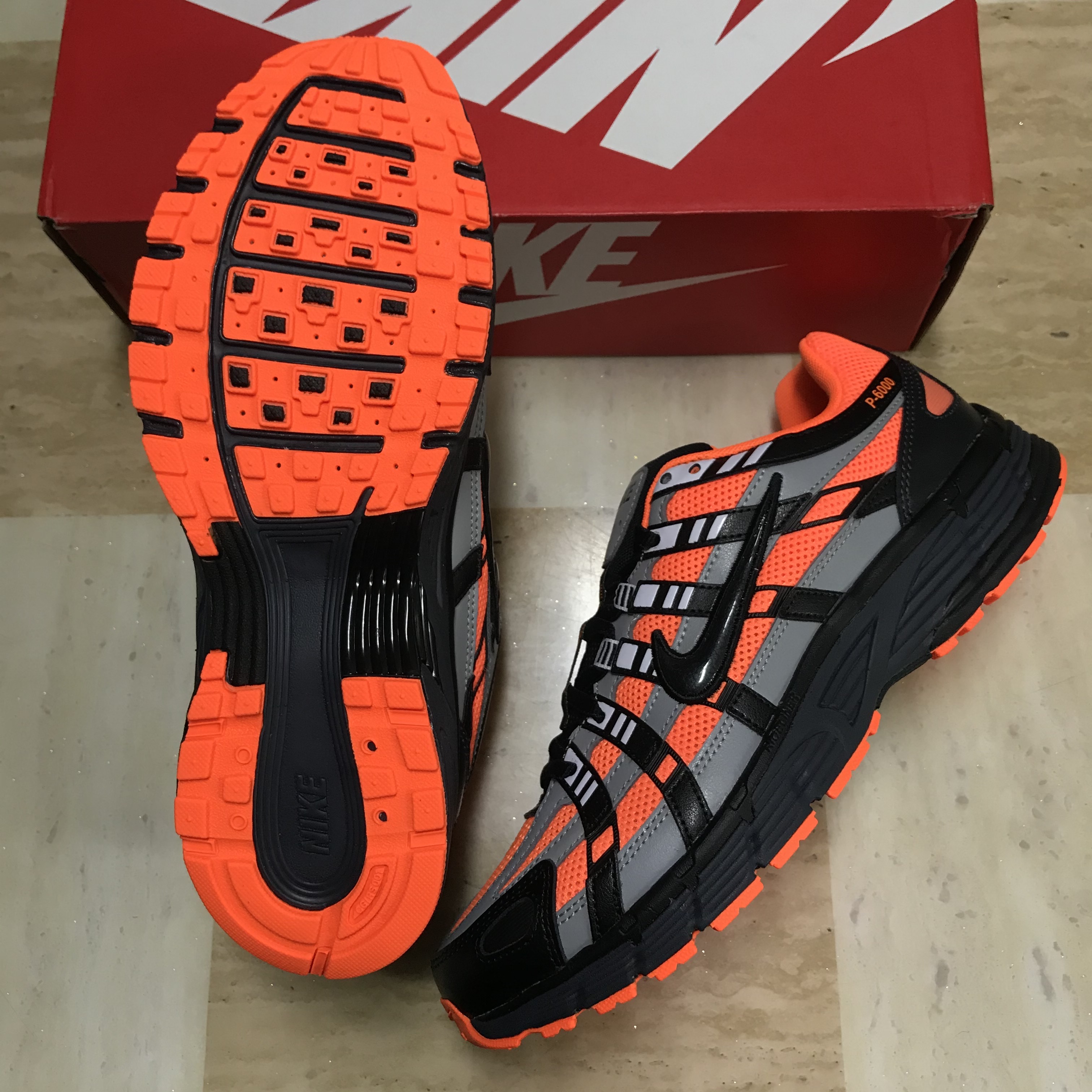 Nike P-6000 Total Orange Black 착용 스타일 - 4