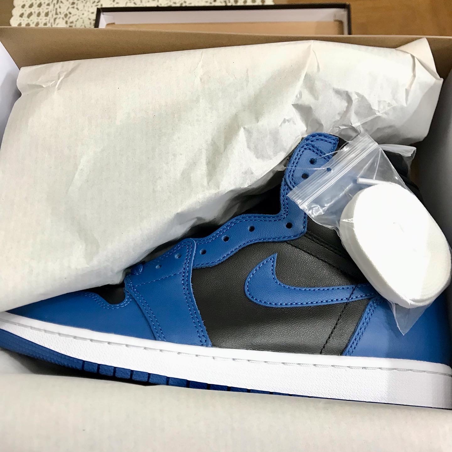 Jordan 1 Retro High OG Dark Marina Blue 착용 스타일 - 1