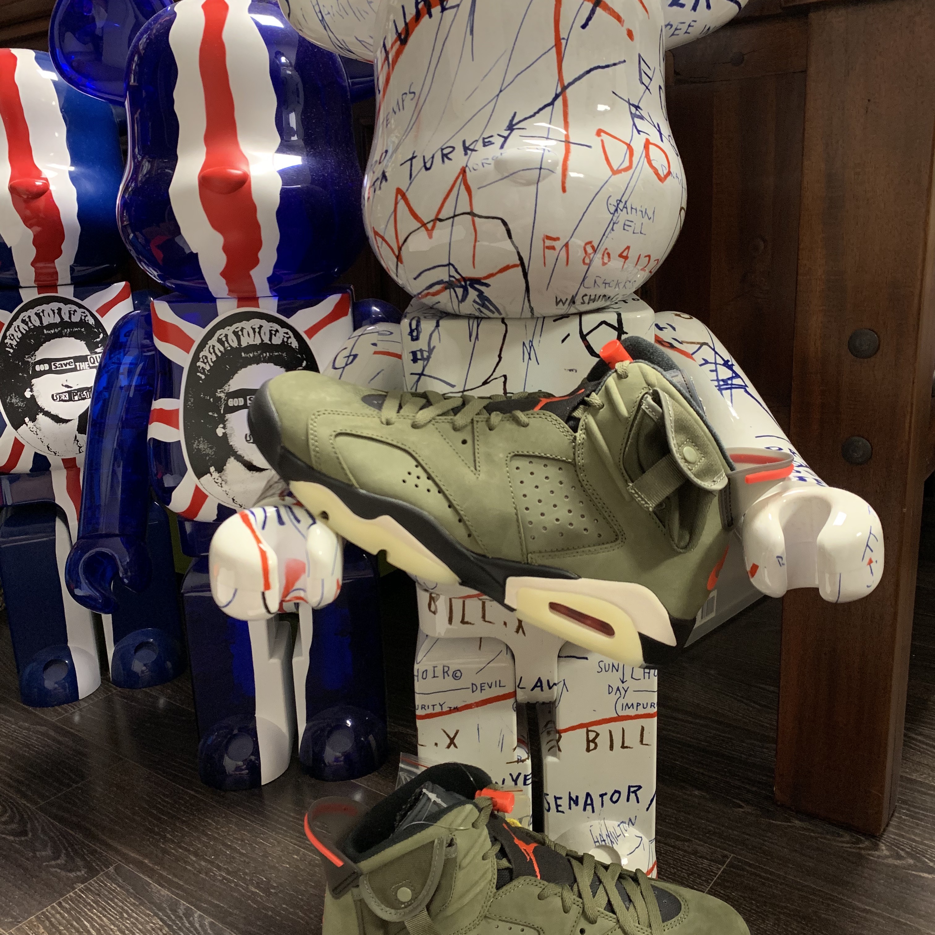 Jordan 6 x Travis Scott Retro Olive 착용 스타일 - 2