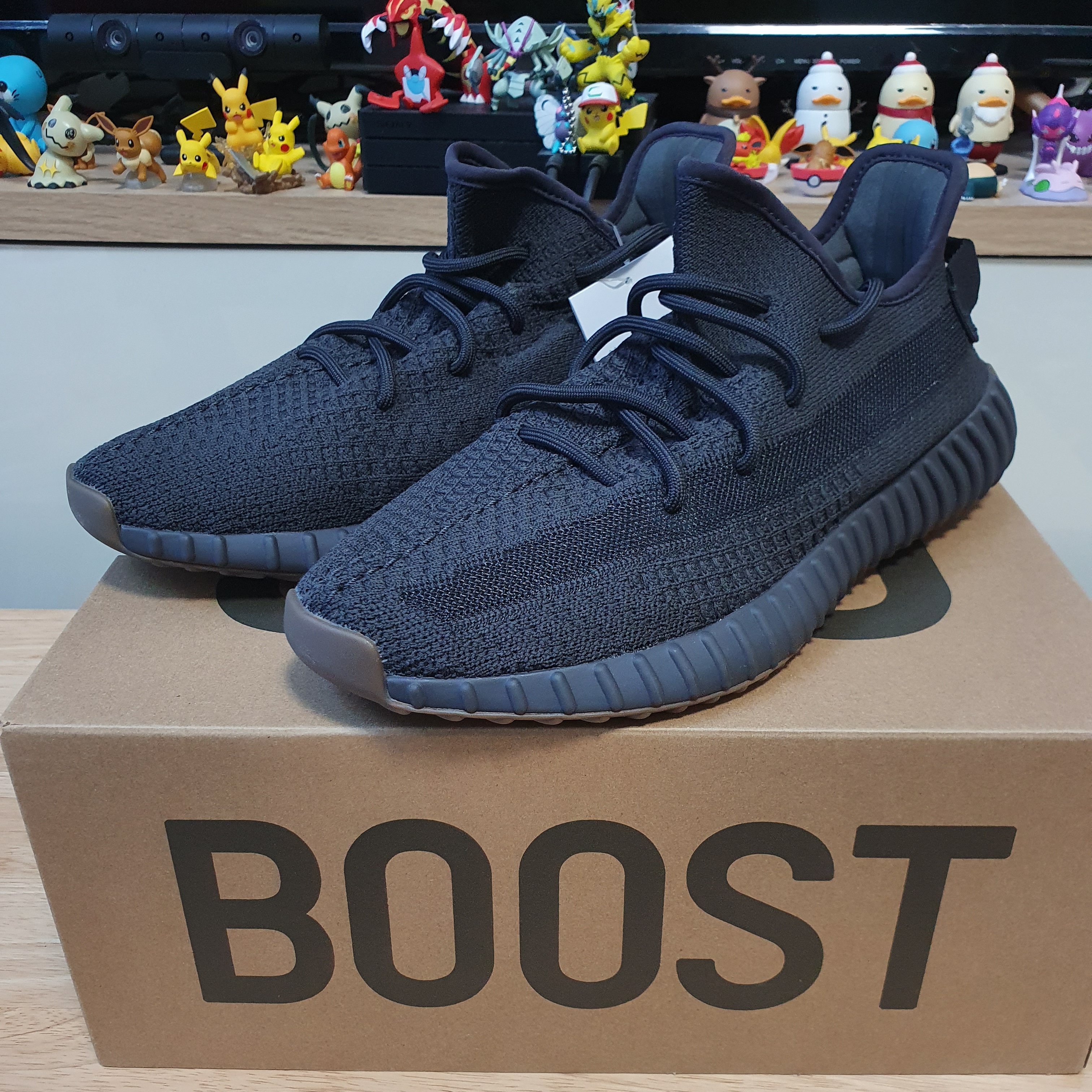 Adidas Yeezy Boost 350 V2 Cinder 착용 스타일