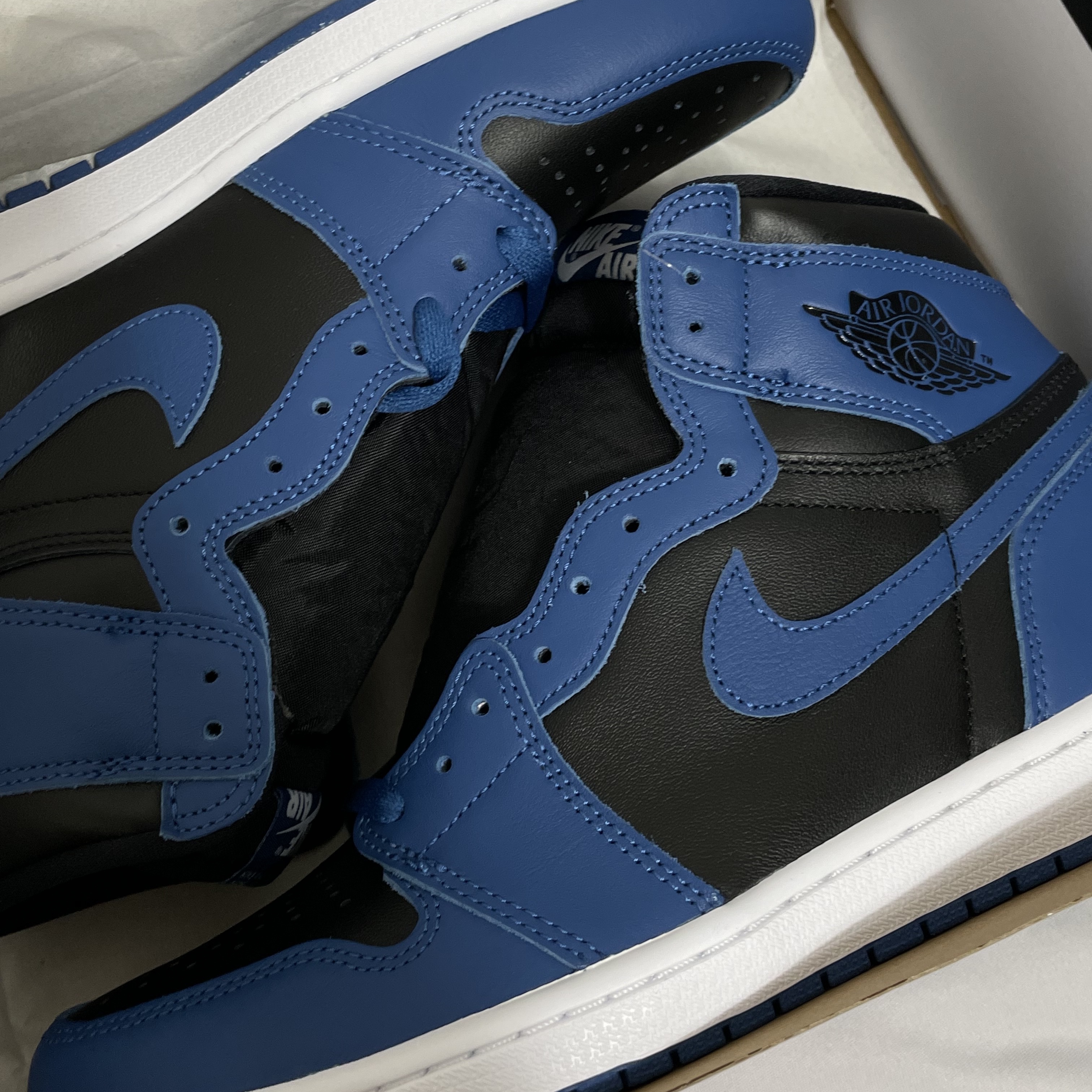 Jordan 1 Retro High OG Dark Marina Blue 착용 스타일 - 1