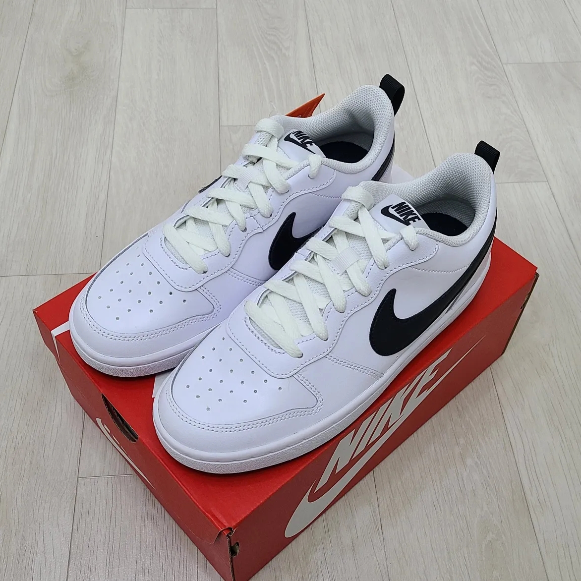 (GS) Nike Court Borough Low 2 White Black 착용 스타일 - 2