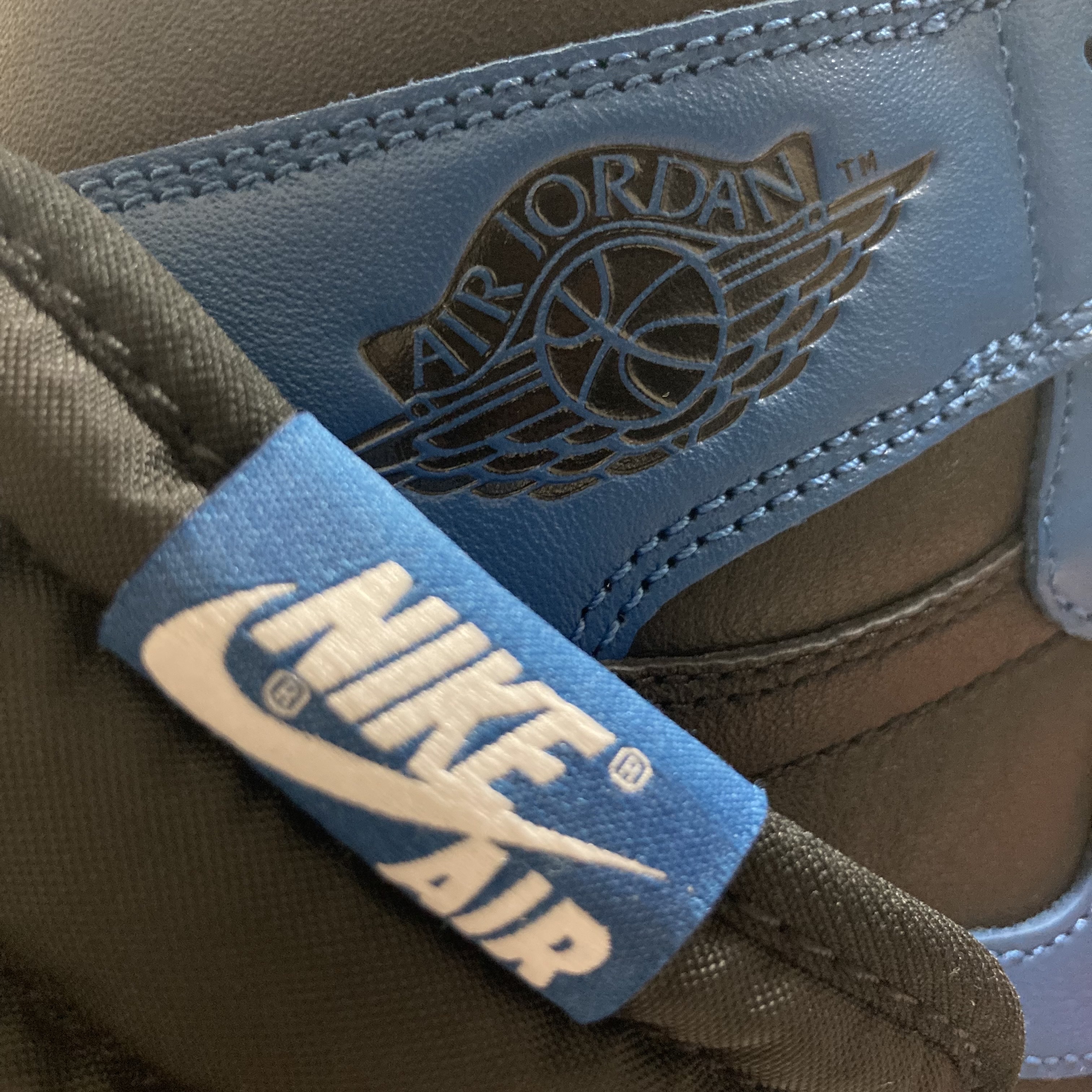 Jordan 1 Retro High OG Dark Marina Blue 착용 스타일 - 1
