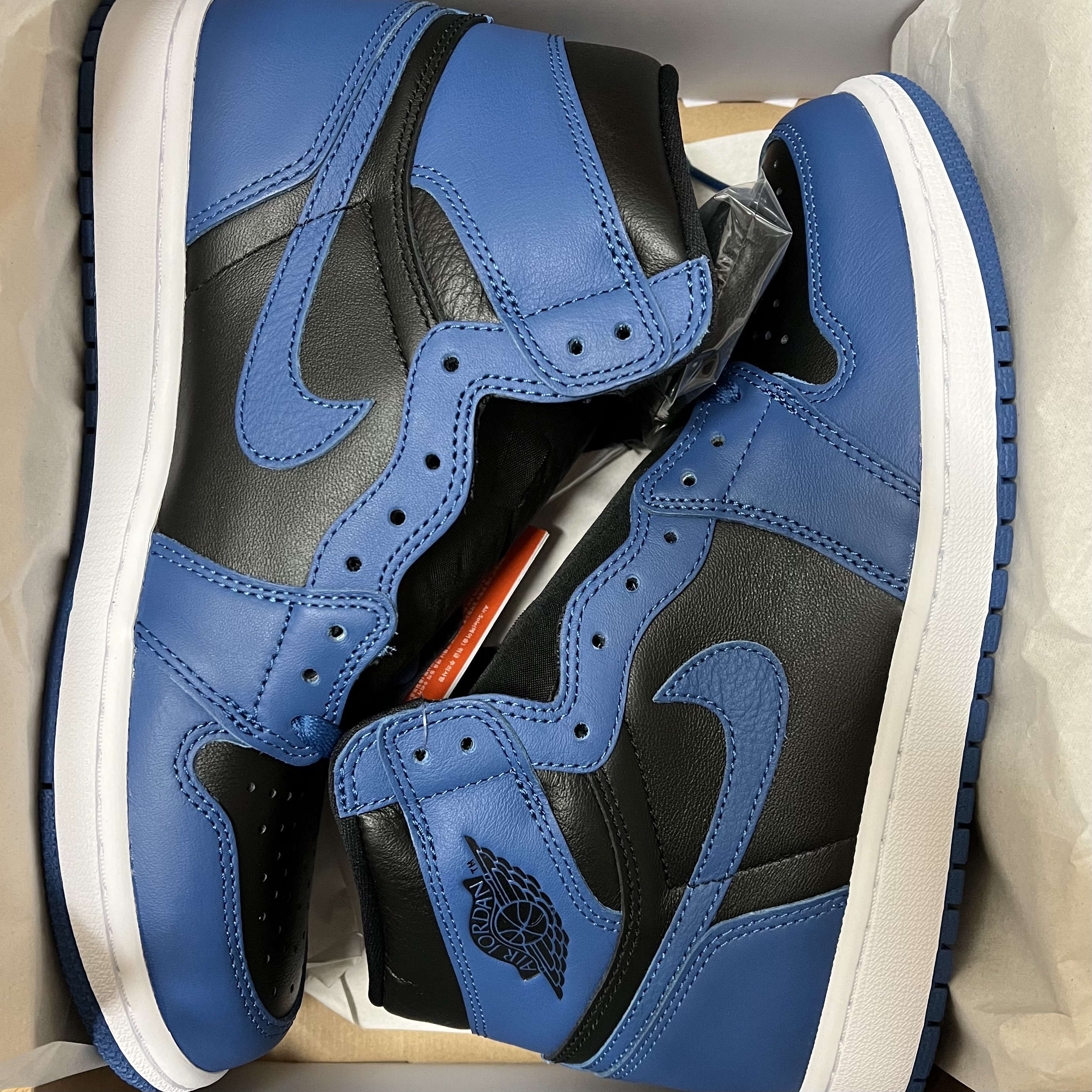 Jordan 1 Retro High OG Dark Marina Blue 착용 스타일