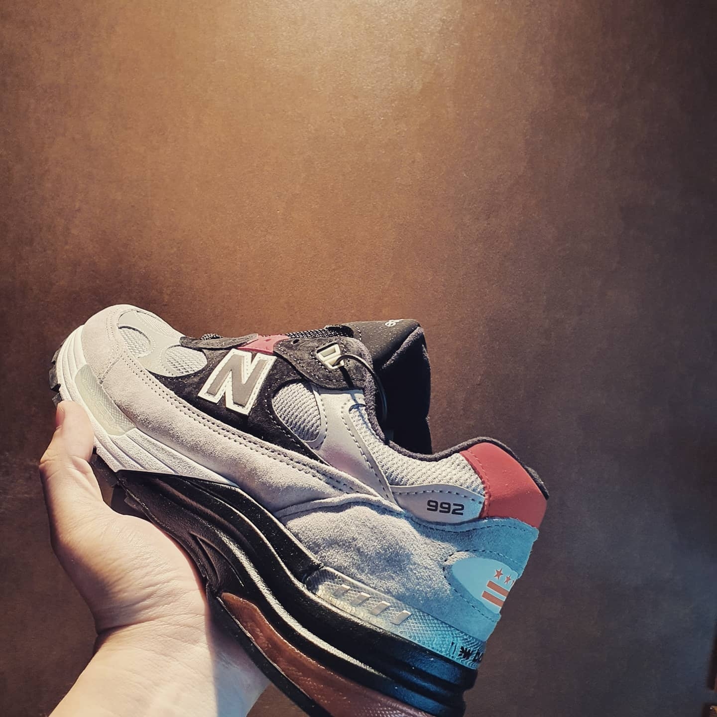 New Balance x DTLR 992 Made in USA Discover and Celebrate 착용 스타일 - 2