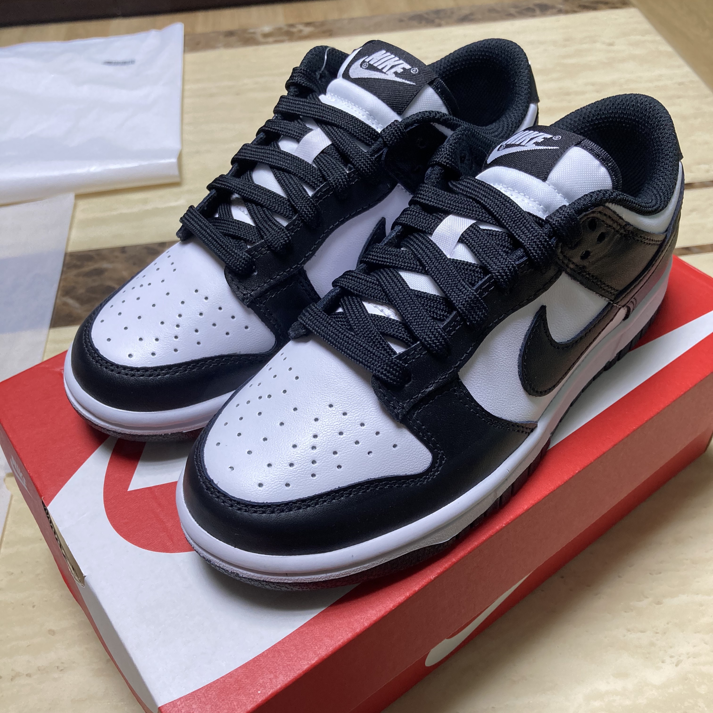 (W) Nike Dunk Low Black 착용 스타일 - 2