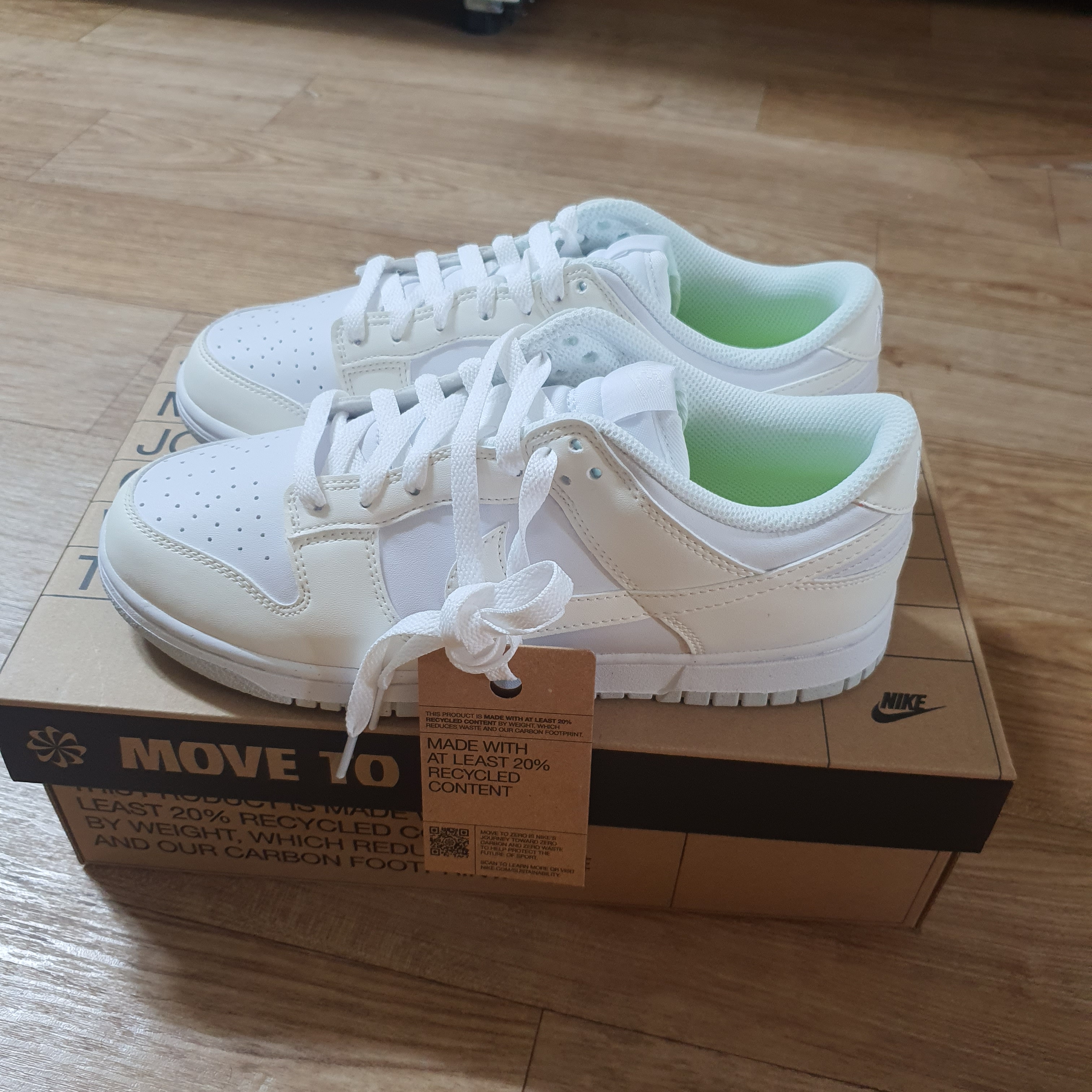 (W) Nike Dunk Low Next Nature Sail 착용 스타일 - 2