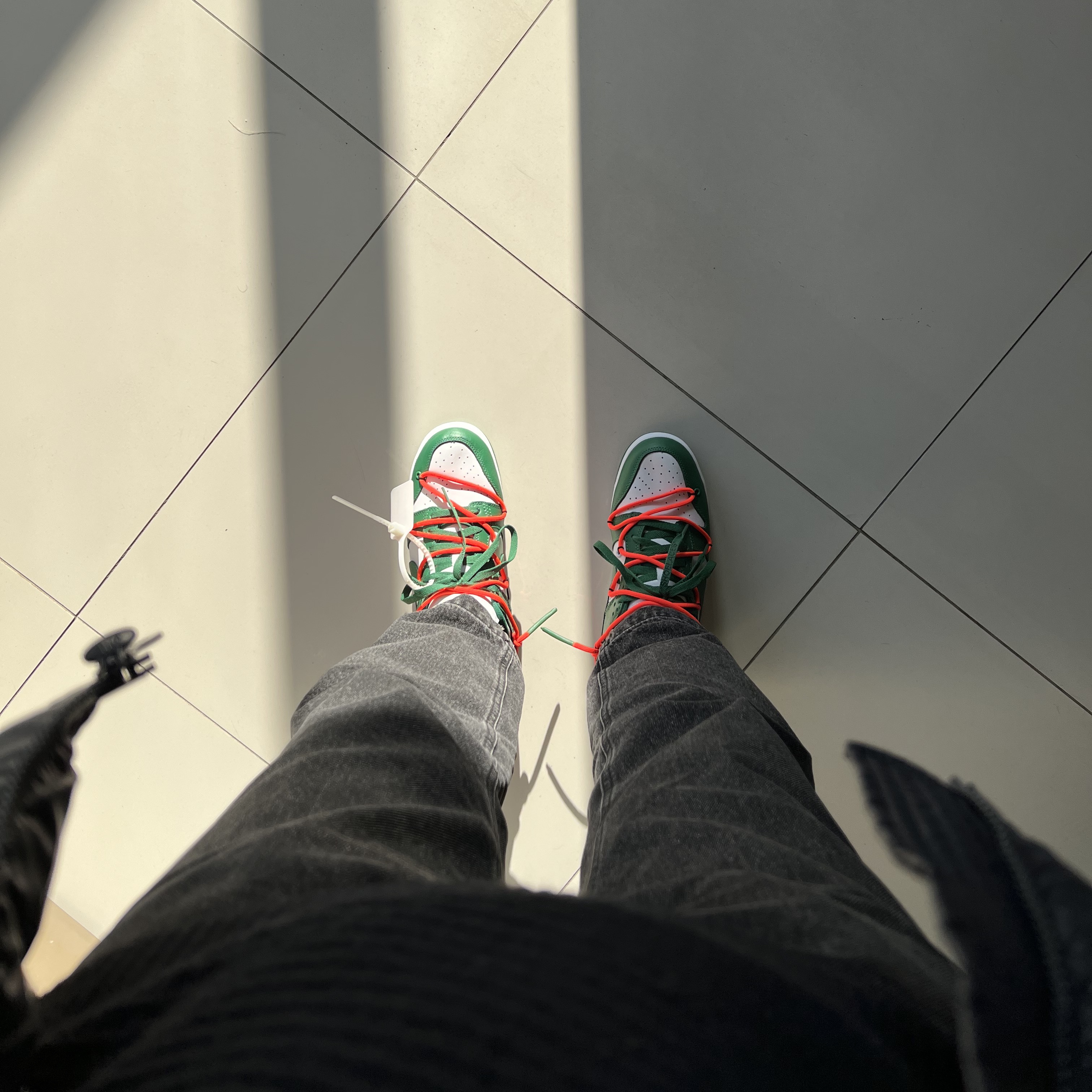 Nike x Off-White Dunk Low Pine Green 착용 스타일