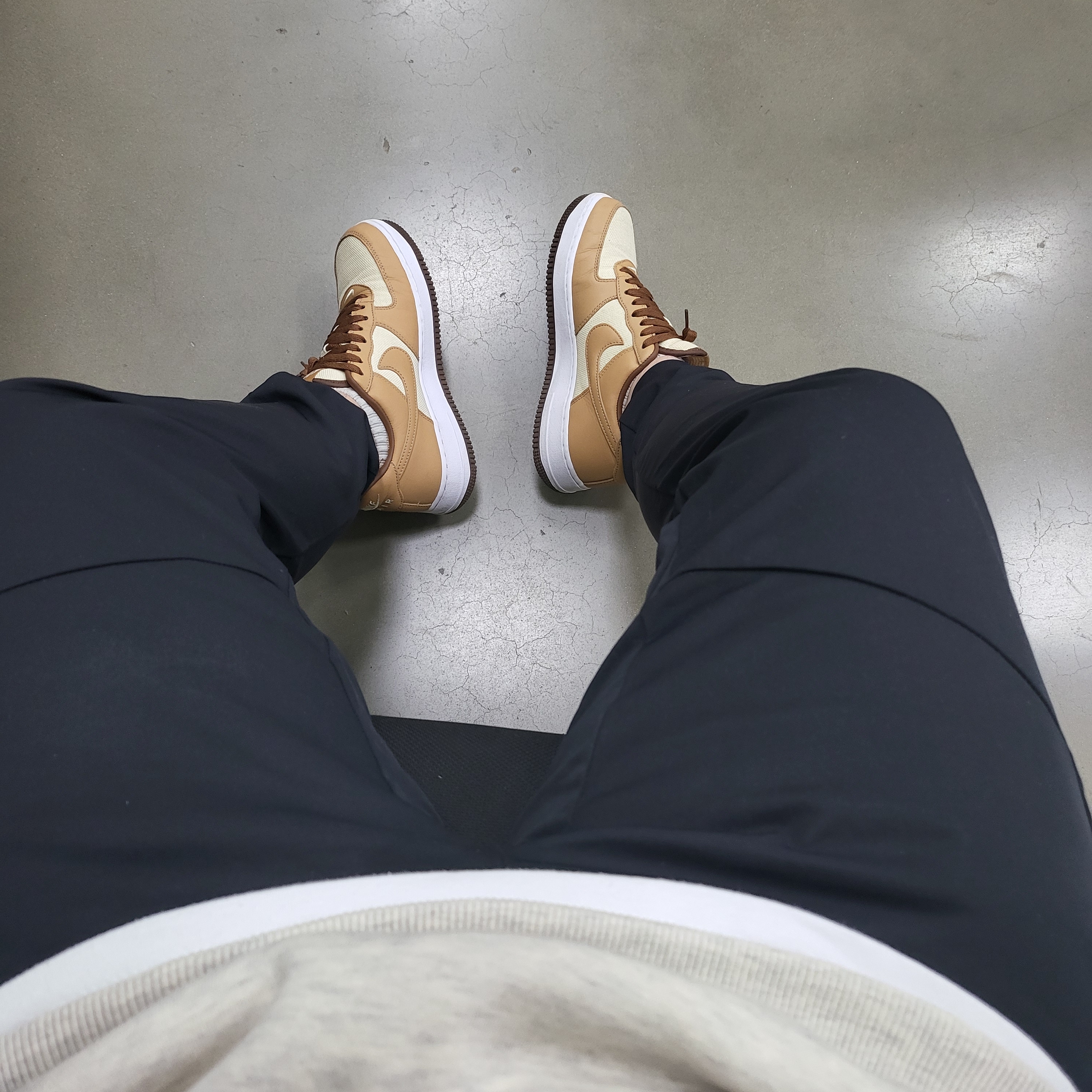 Nike Air Force 1 Low QS Acorn 2021 착용 스타일