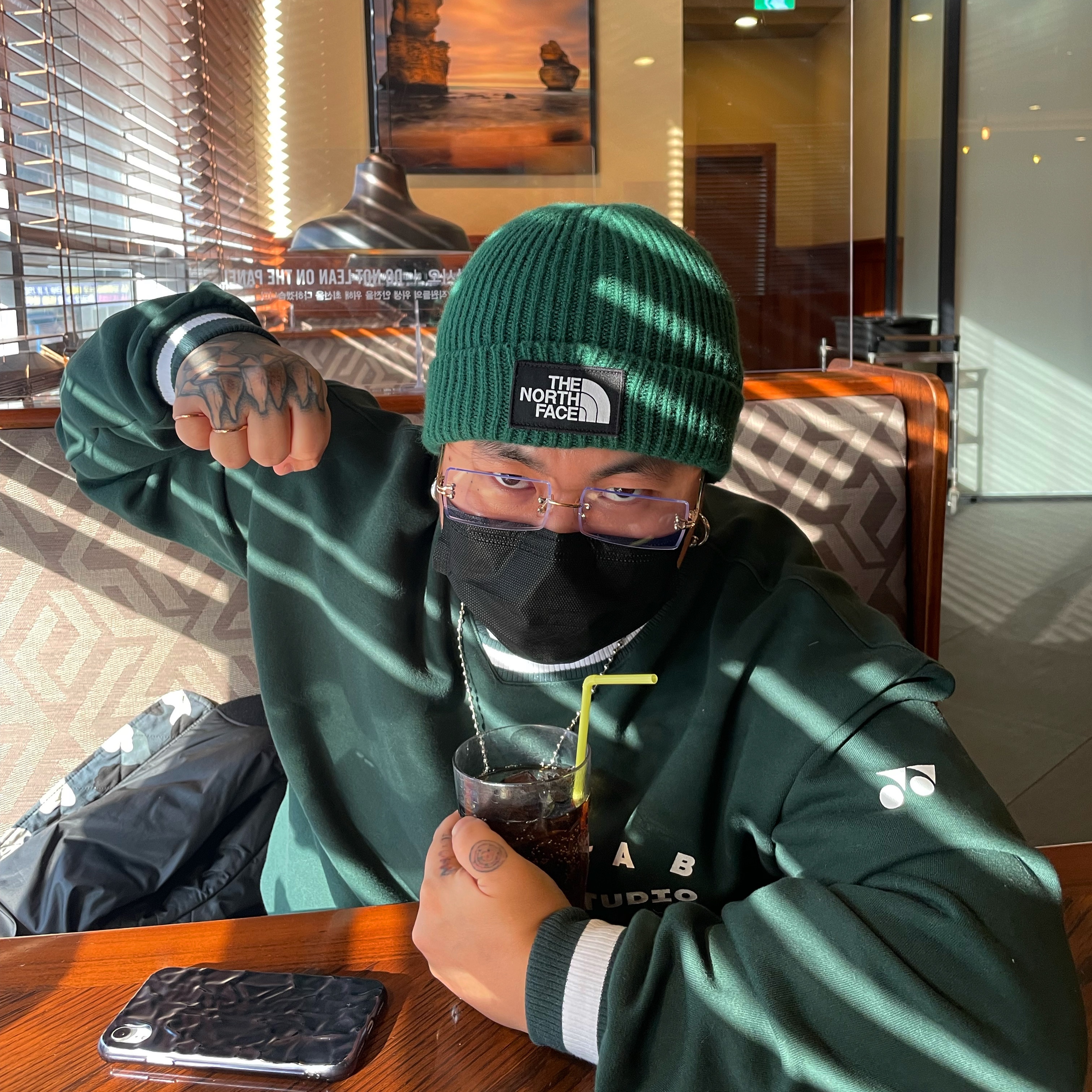 IAB Studio x Yonex Sweatshirt Green 착용 스타일